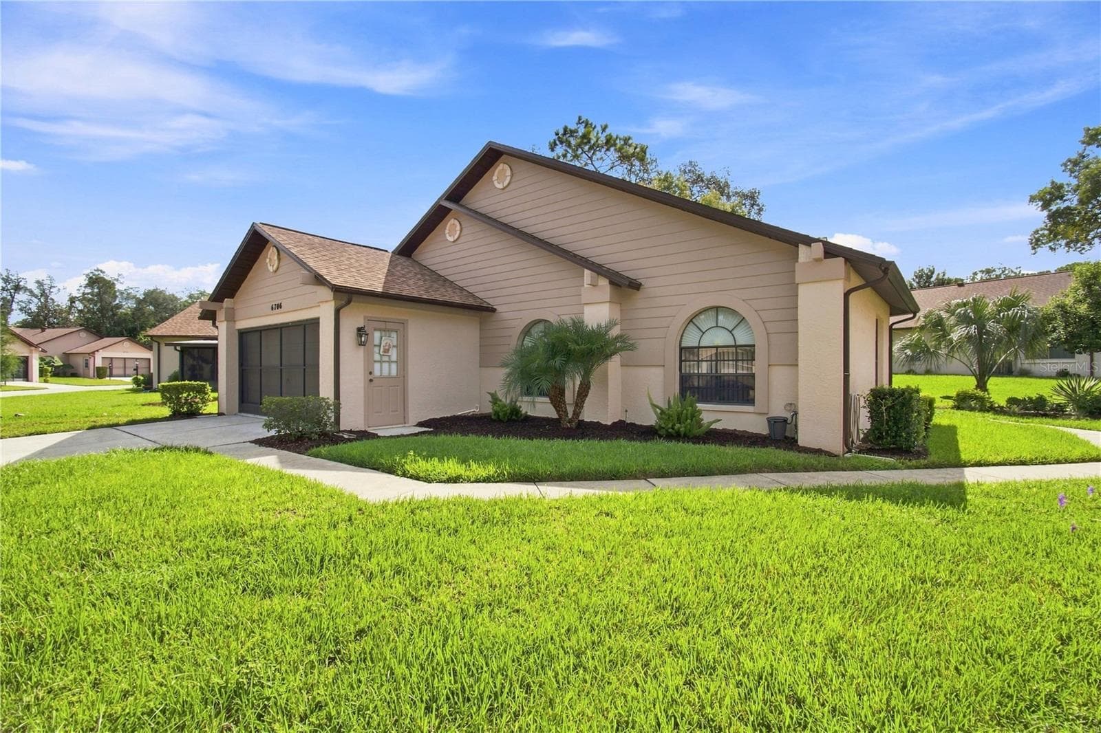 6706 OAK CLUSTER CIR