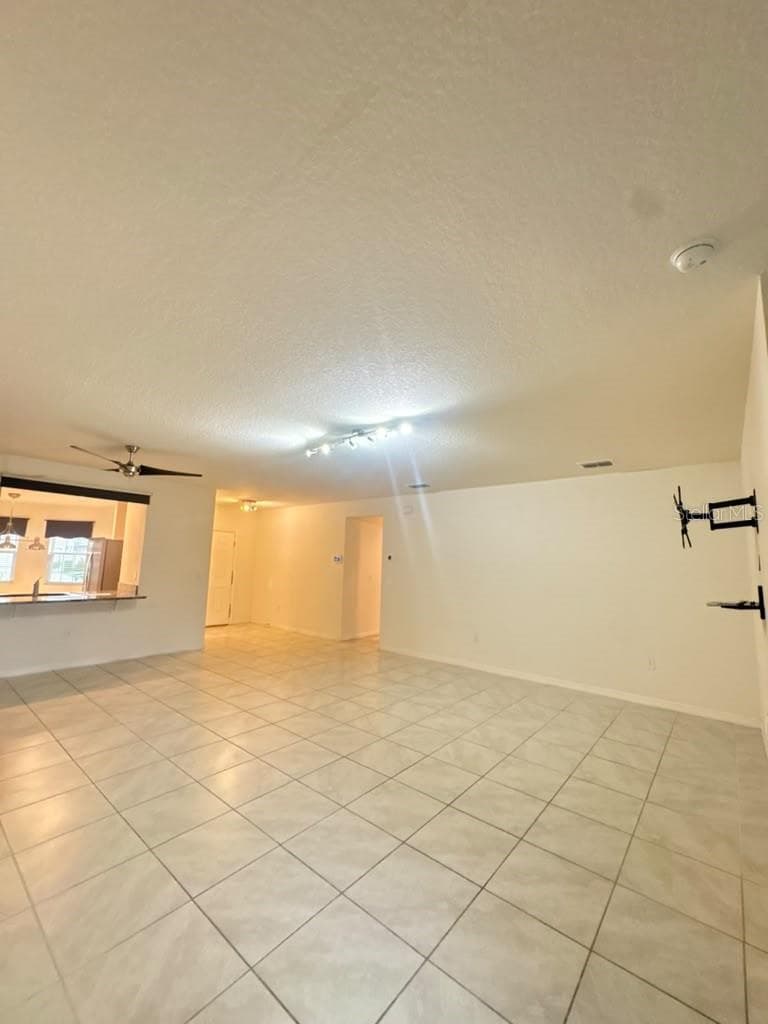 Single Family Residence at 329 WINGED ELM DR, DEBARY, photo 9 of 41