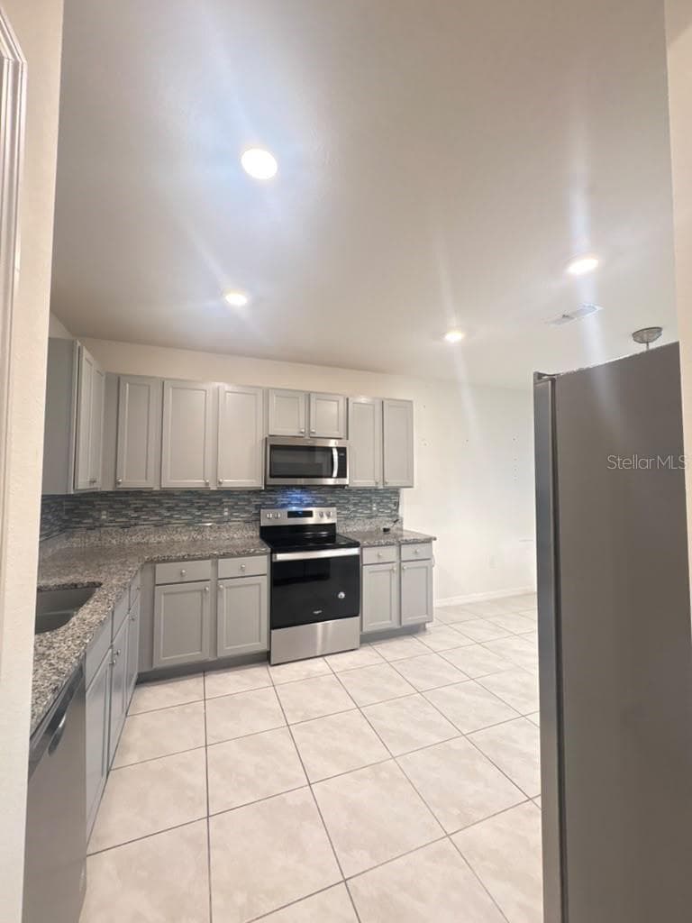 Single Family Residence at 329 WINGED ELM DR, DEBARY, photo 12 of 41