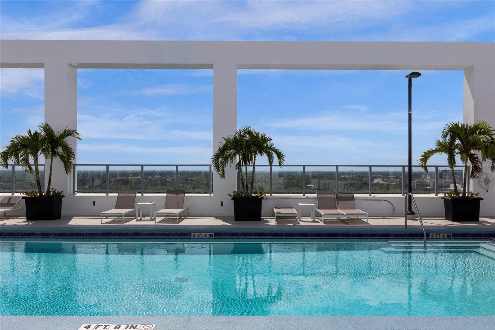 Top of building, pool facing south - 260 S OSCEOLA AVE #1406, ORLANDO