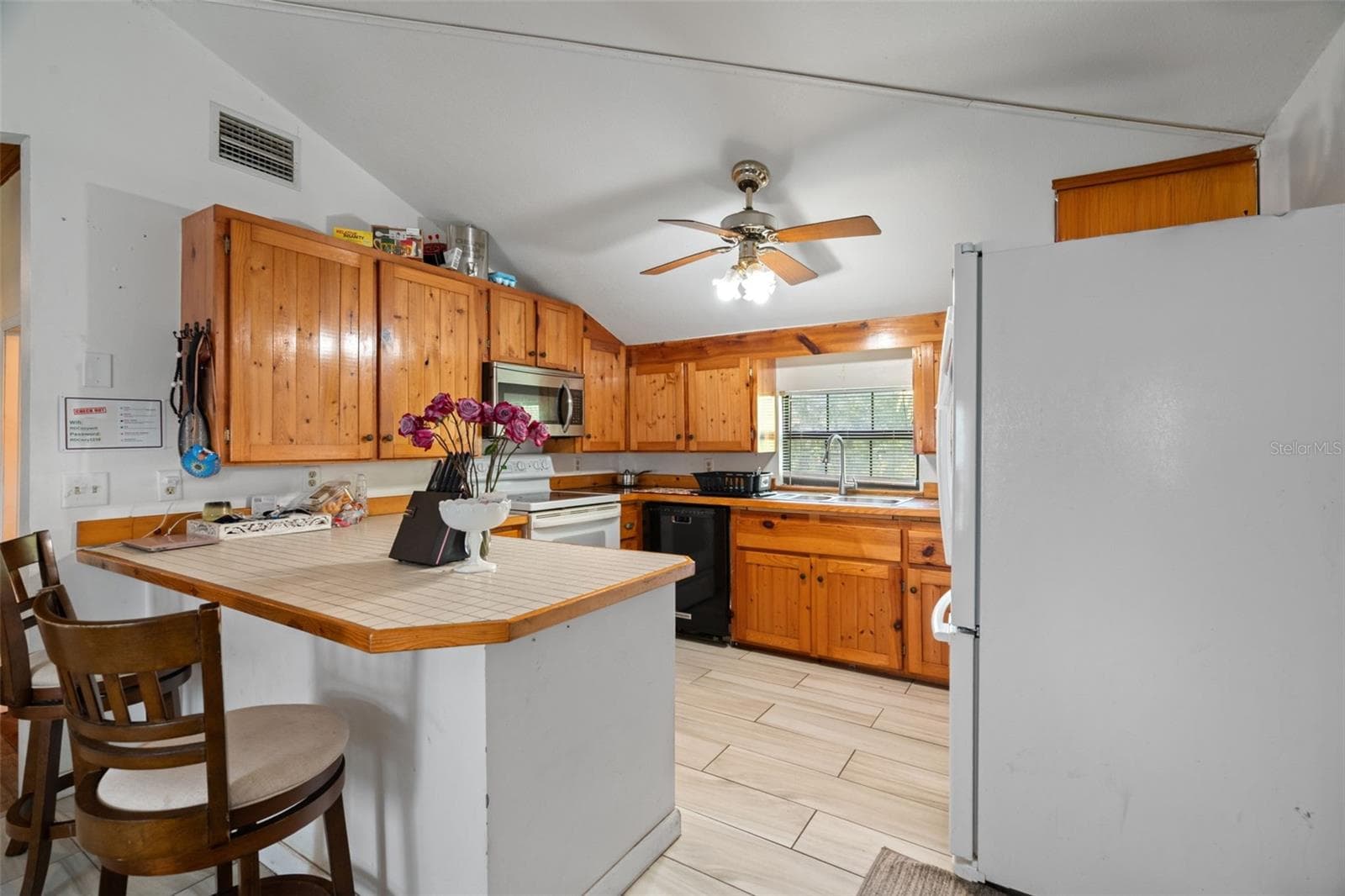 Single Family Residence at 7004 E HIDDEN CT, FLORAL CITY, photo 18 of 56