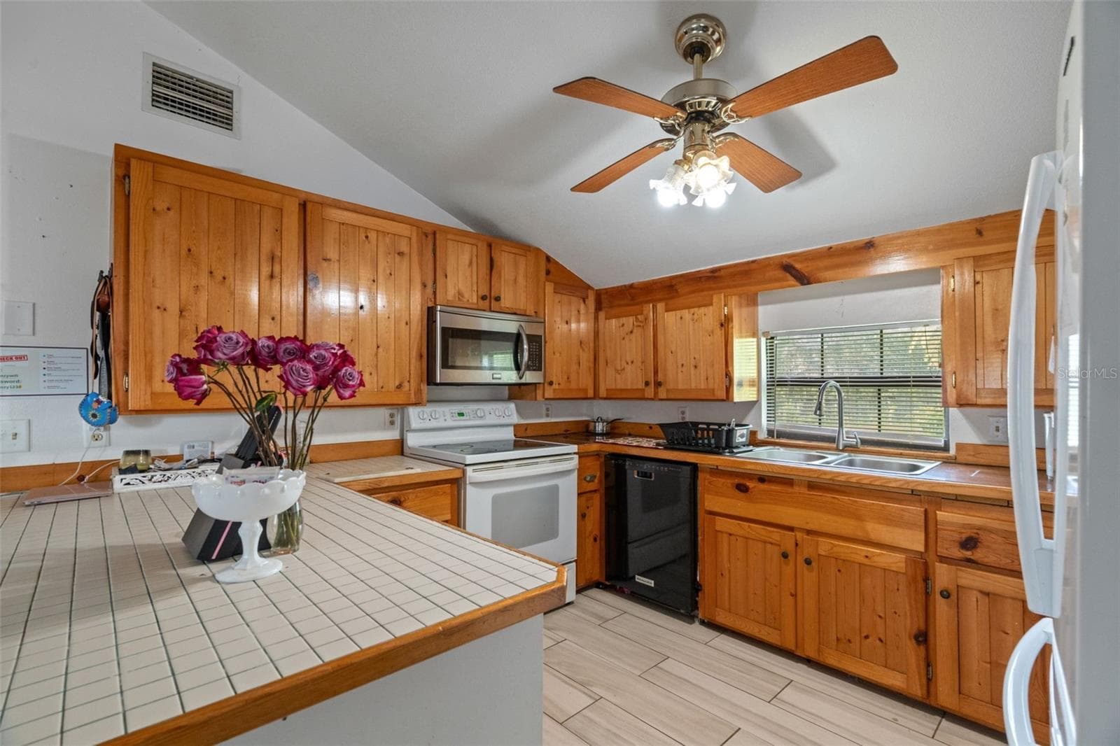 Single Family Residence at 7004 E HIDDEN CT, FLORAL CITY, photo 19 of 56
