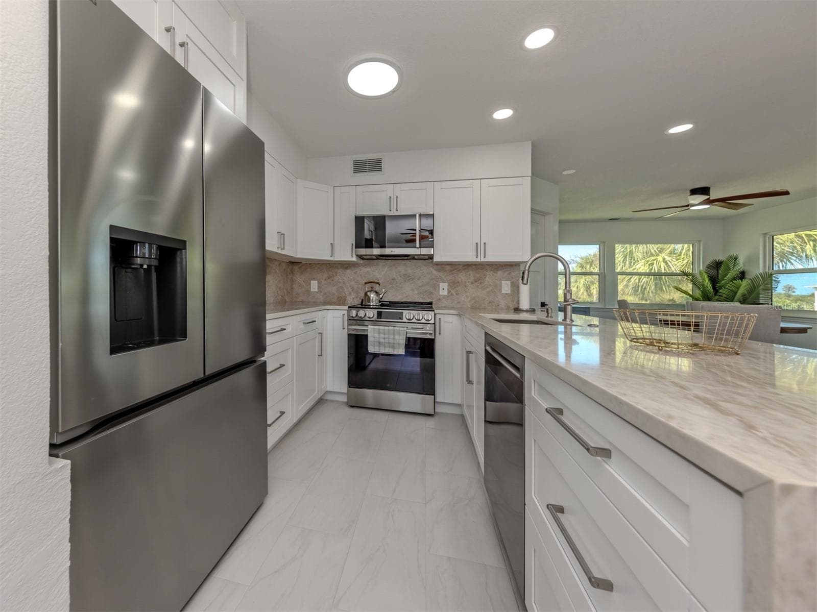 Single Family Residence at 13075 VIA CASSIA, PLACIDA, photo 8 of 47