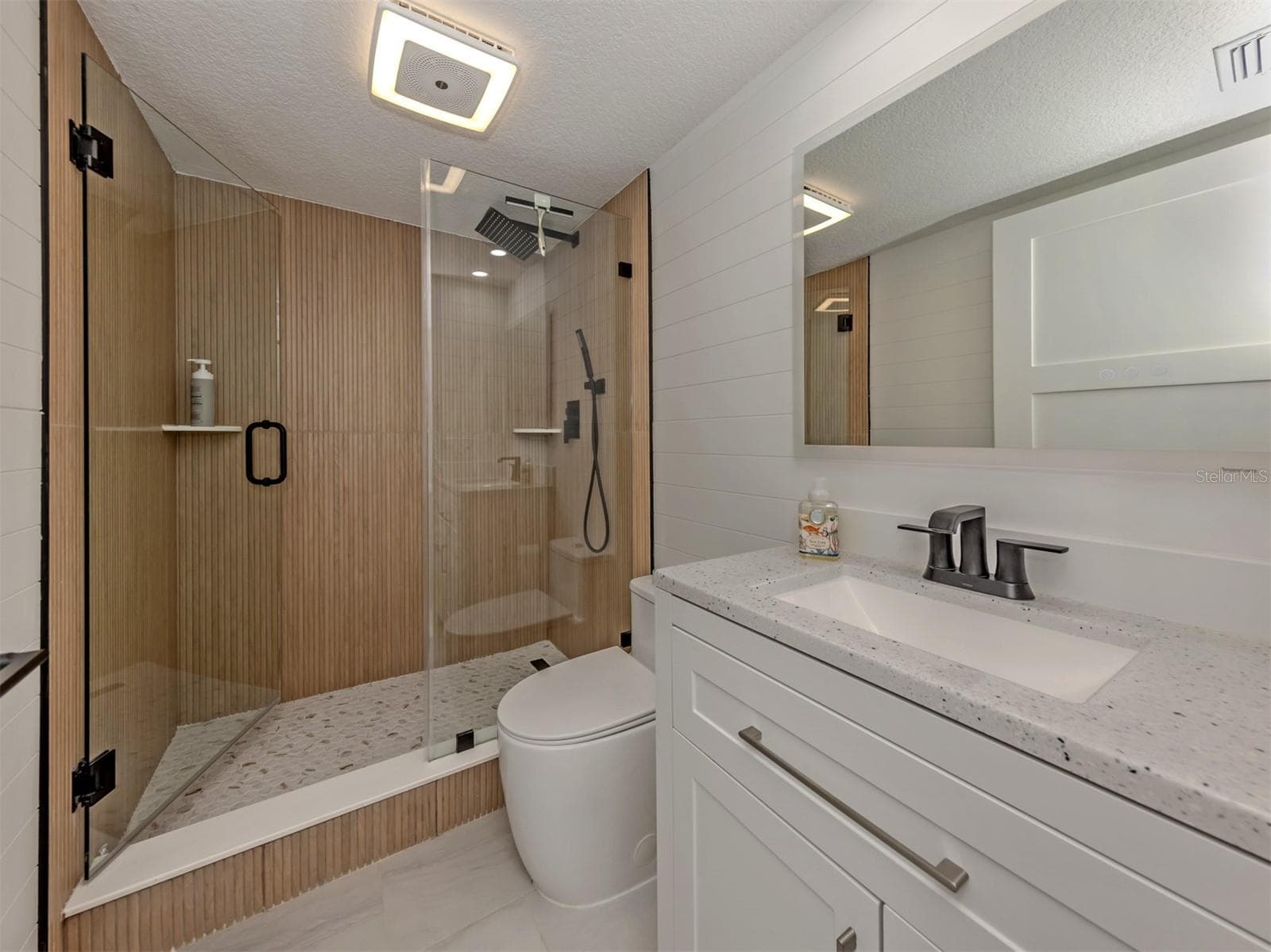 Single Family Residence at 13075 VIA CASSIA, PLACIDA, photo 19 of 47