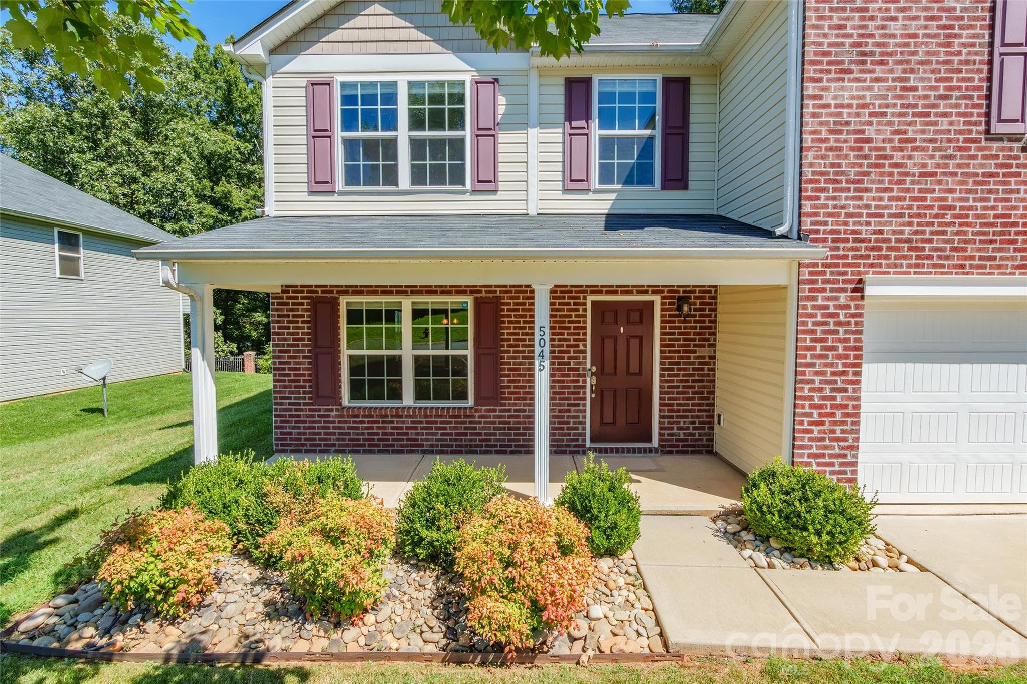 Single Family Residence at 5045 Ashley Place Drive, Bessemer City, photo 2 of 48