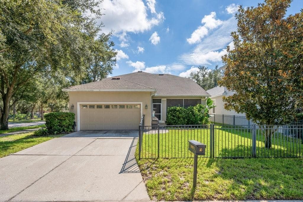 Single Family Residence at 5929 FISHHAWK CROSSING BLVD, LITHIA, photo 3 of 39