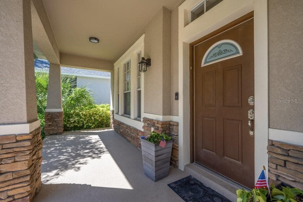 Single Family Residence at 5929 FISHHAWK CROSSING BLVD, LITHIA, photo 4 of 39