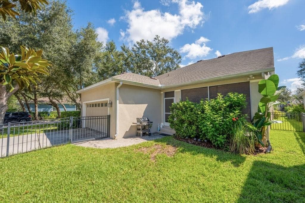 Single Family Residence at 5929 FISHHAWK CROSSING BLVD, LITHIA, photo 30 of 39