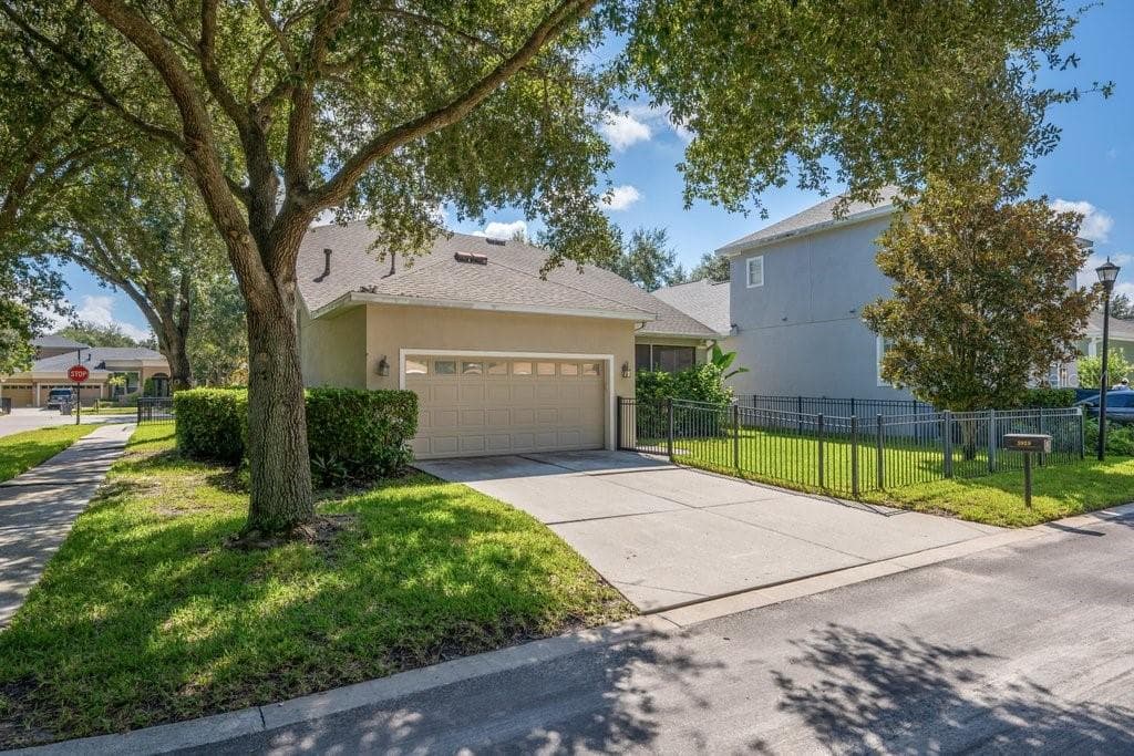 Single Family Residence at 5929 FISHHAWK CROSSING BLVD, LITHIA, photo 33 of 39