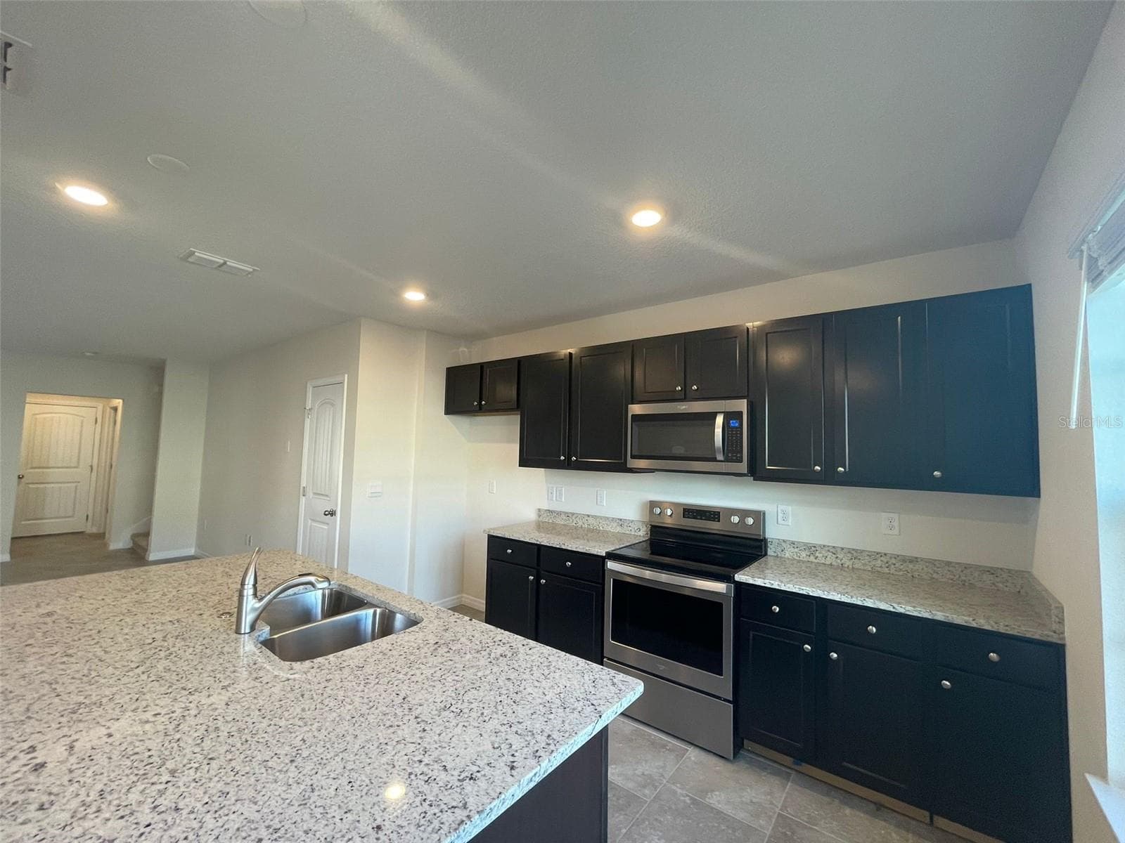 Townhouse at 10119 SALT POINT DR, WINTER GARDEN, photo 5 of 13