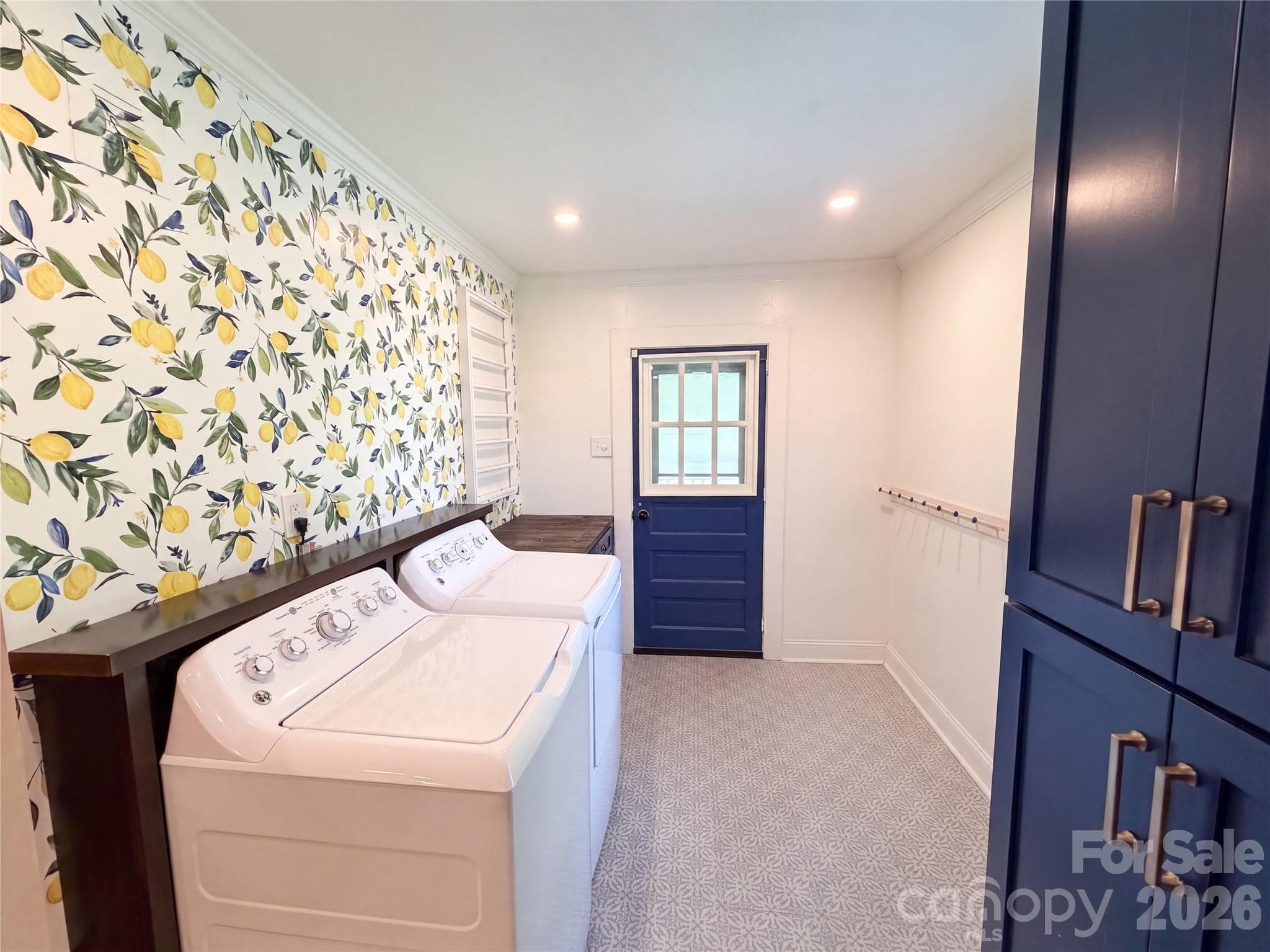 Single Family Residence at 5630 S New Hope Road, Belmont, photo 10 of 18
