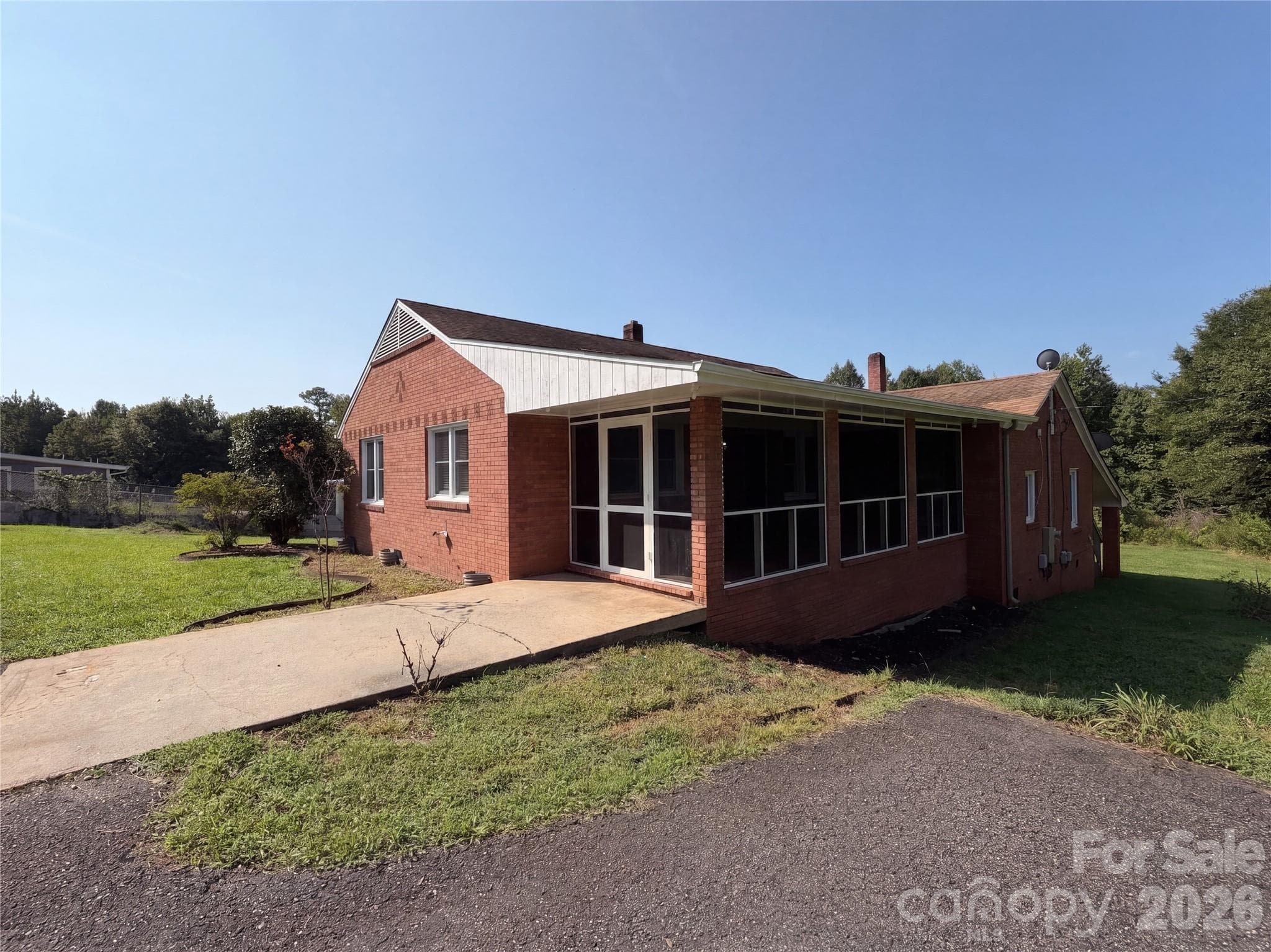 Single Family Residence at 5630 S New Hope Road, Belmont, photo 11 of 18