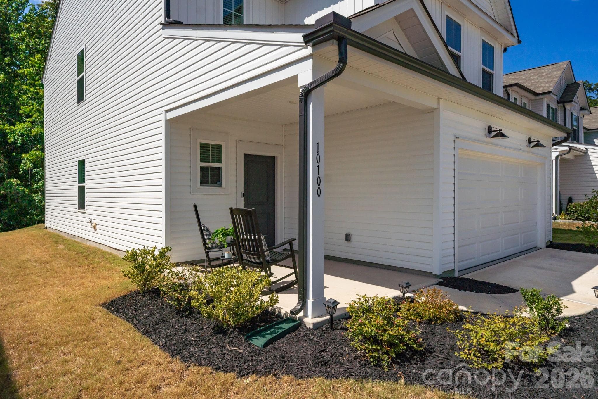 Single Family Residence at 10100 Travis Floyd Lane, Charlotte, photo 3 of 29