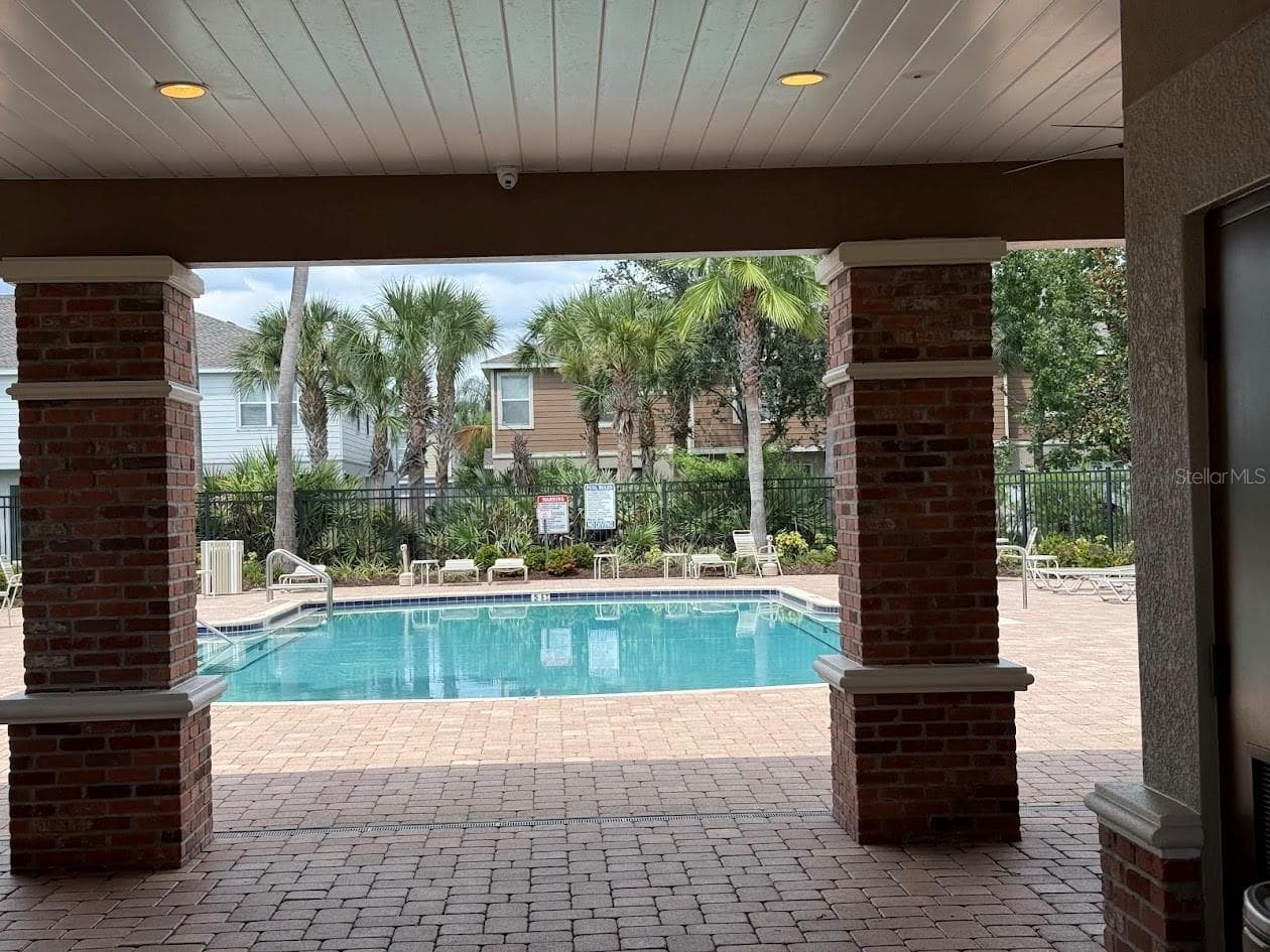 Townhouse at 4976 WHITE SANDERLING CT, TAMPA, photo 33 of 37