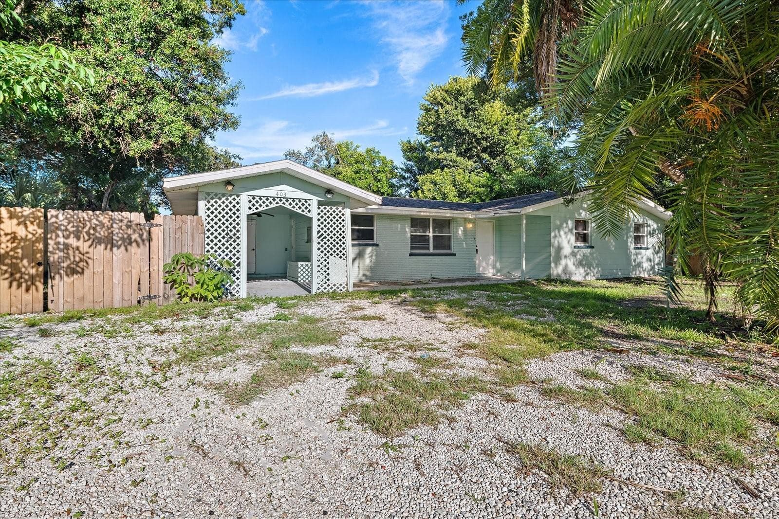 403 PINEWOOD AVE