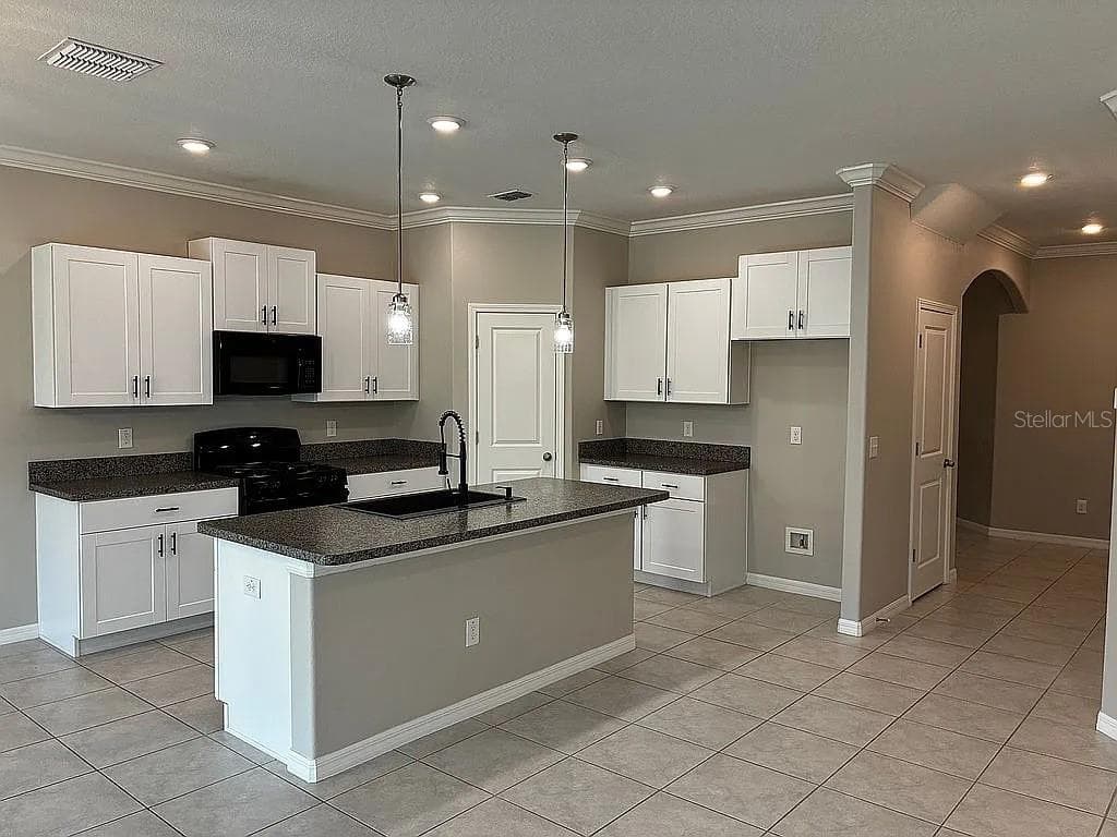 Single Family Residence at 9100 SHADYSIDE LN, LAND O LAKES, photo 4 of 26