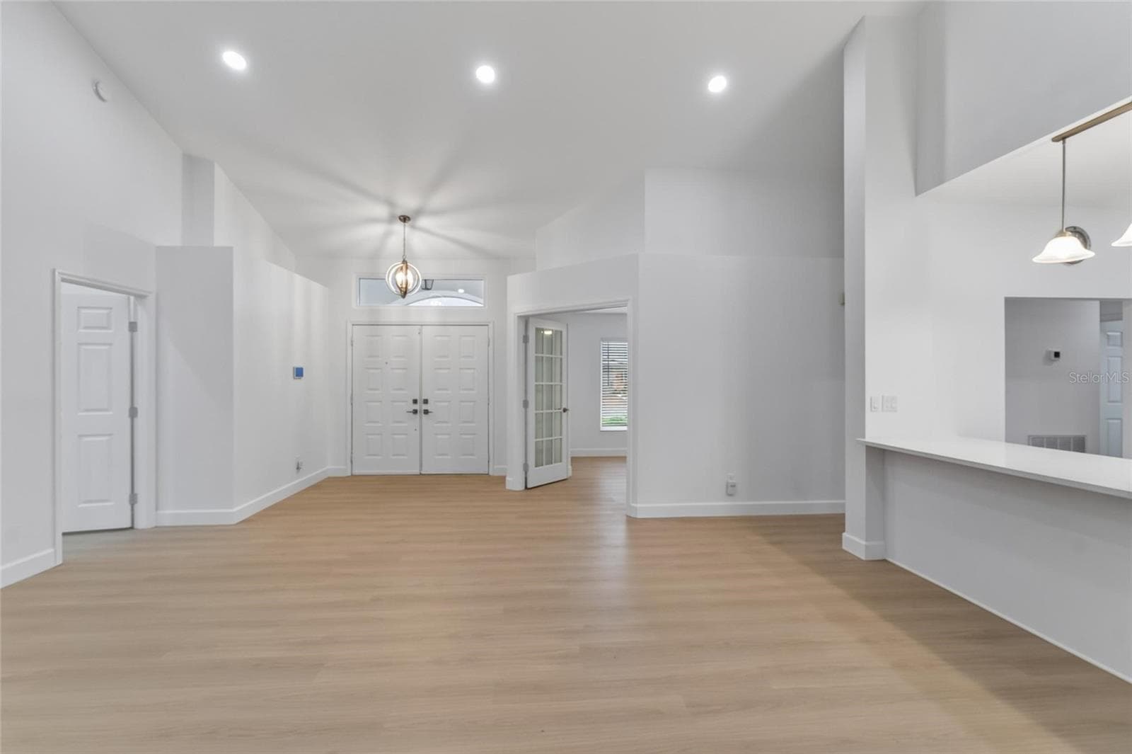 Single Family Residence at 2216 NEW BEDFORD DR, SUN CITY CENTER, photo 6 of 75