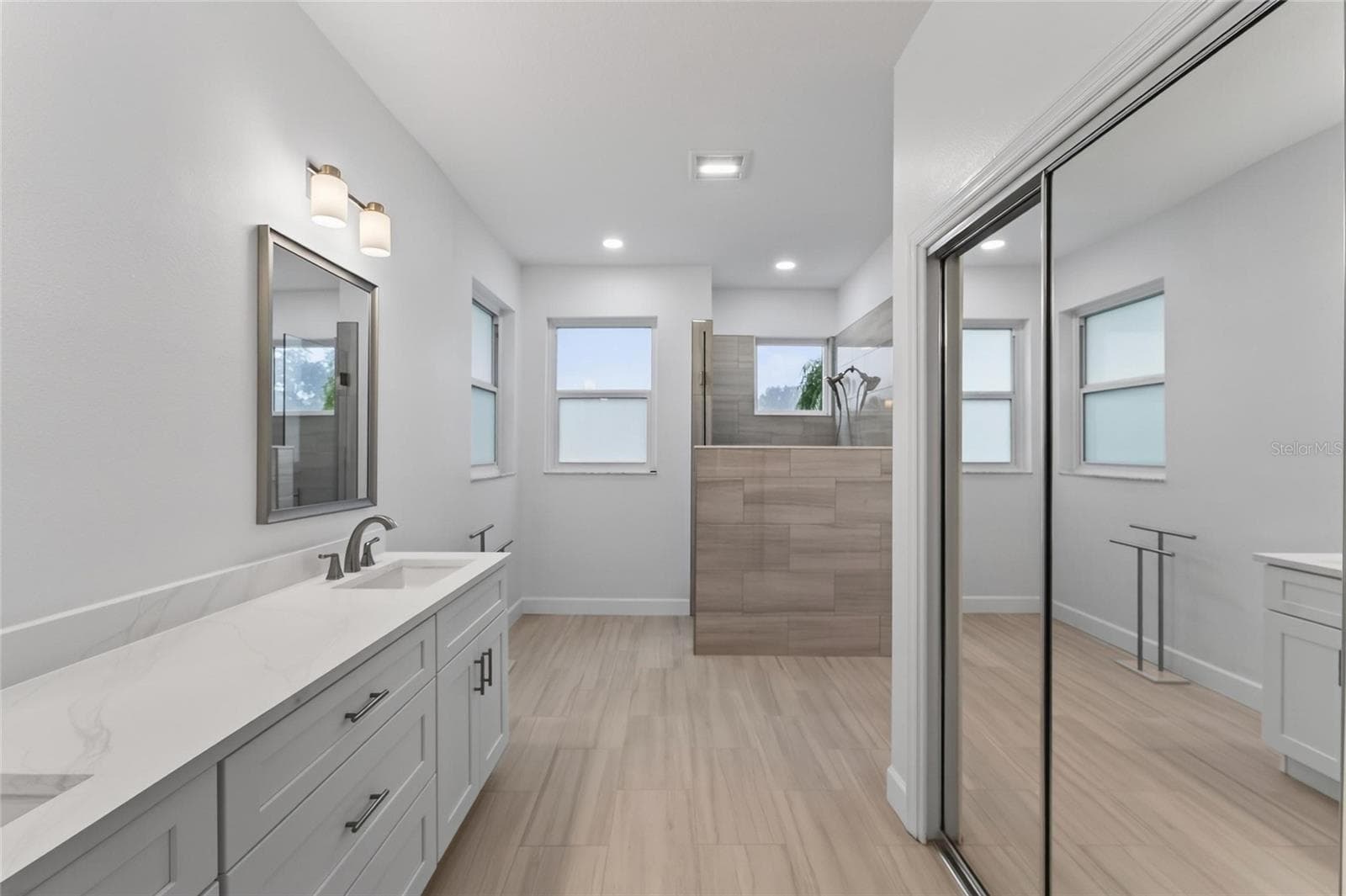 Single Family Residence at 2216 NEW BEDFORD DR, SUN CITY CENTER, photo 12 of 75