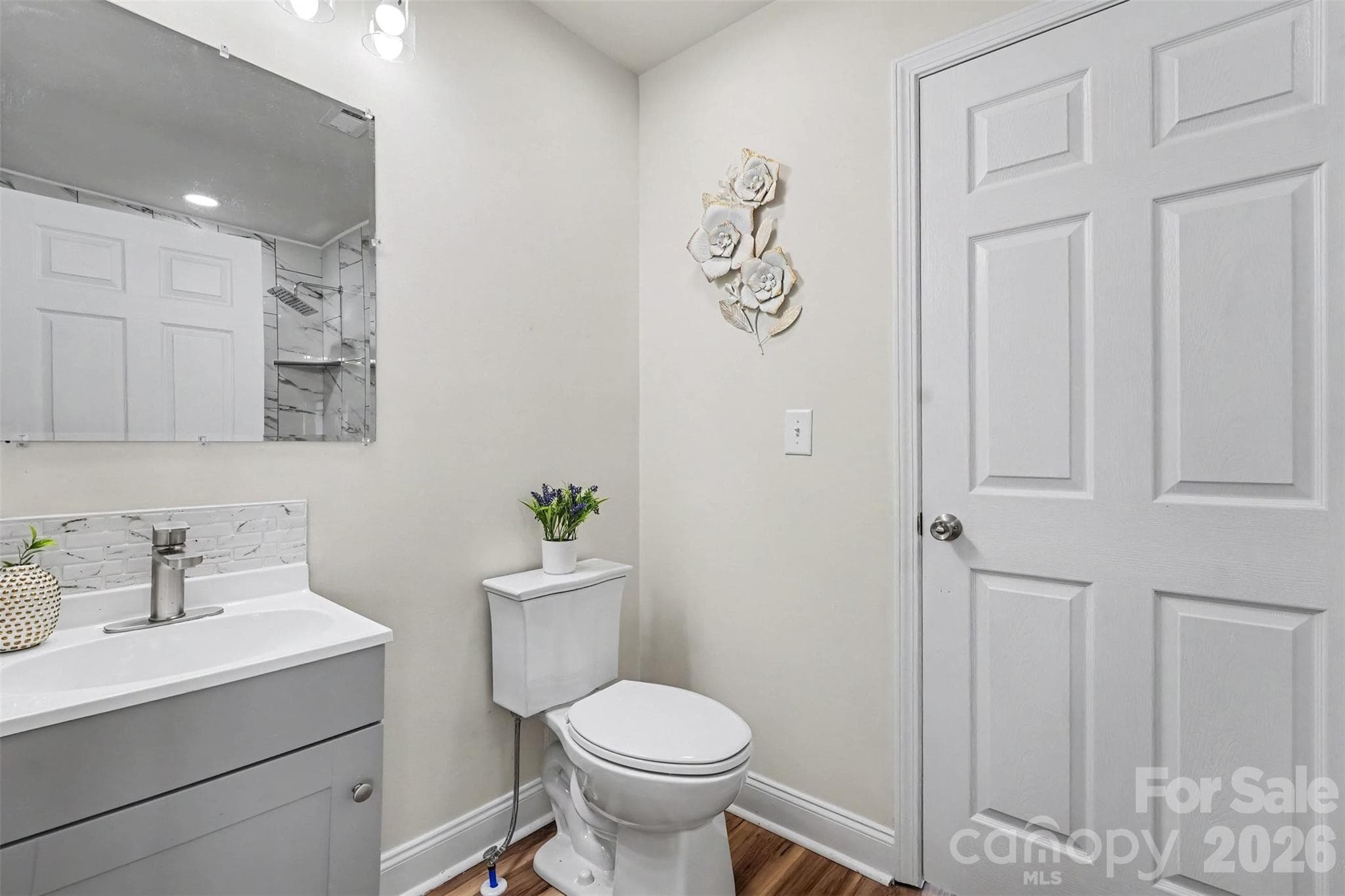 Jack & Jill Full Bathroom - 600 S Chapel Street, Landis