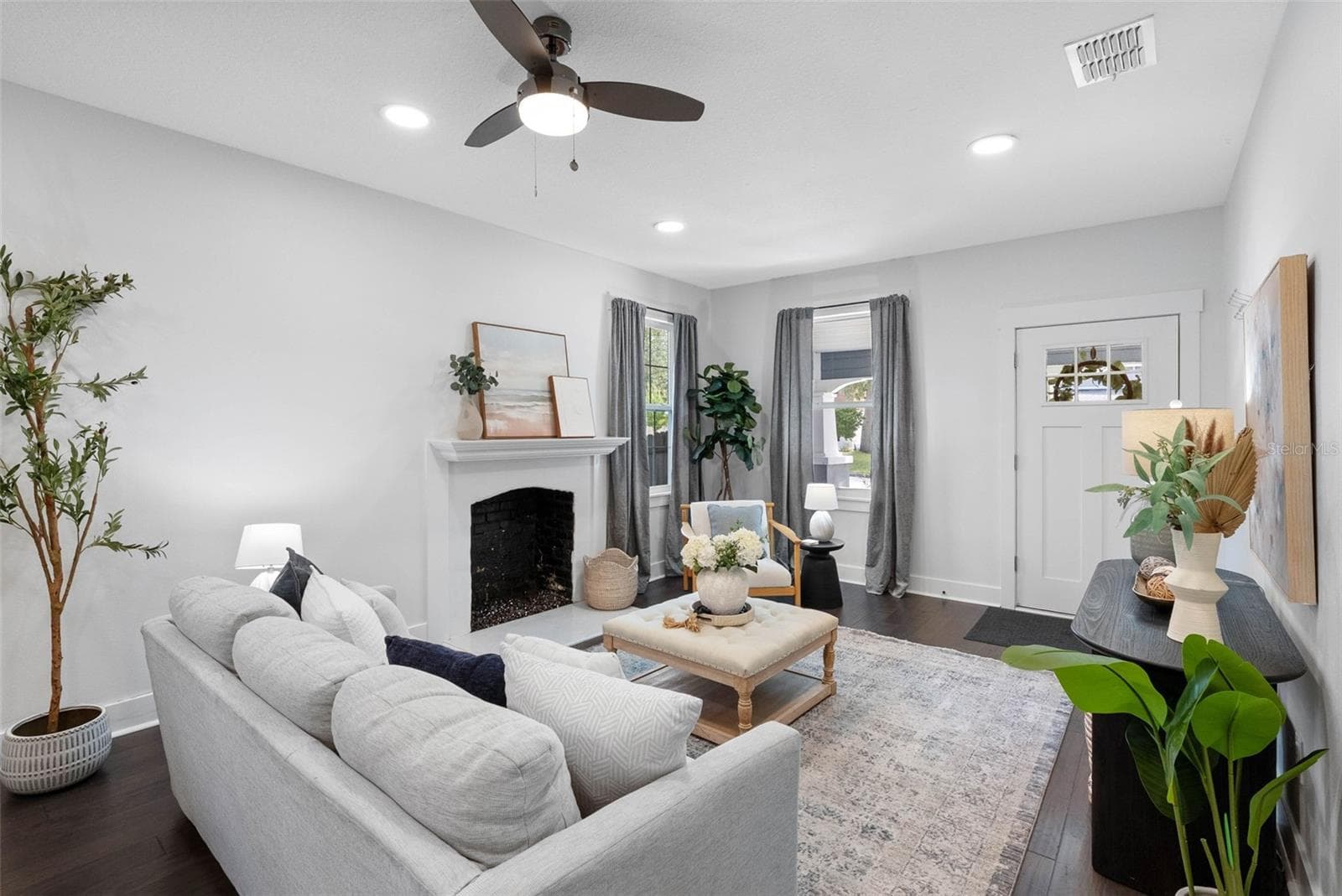 Single Family Residence at 415 W AMELIA AVE, TAMPA, photo 5 of 35