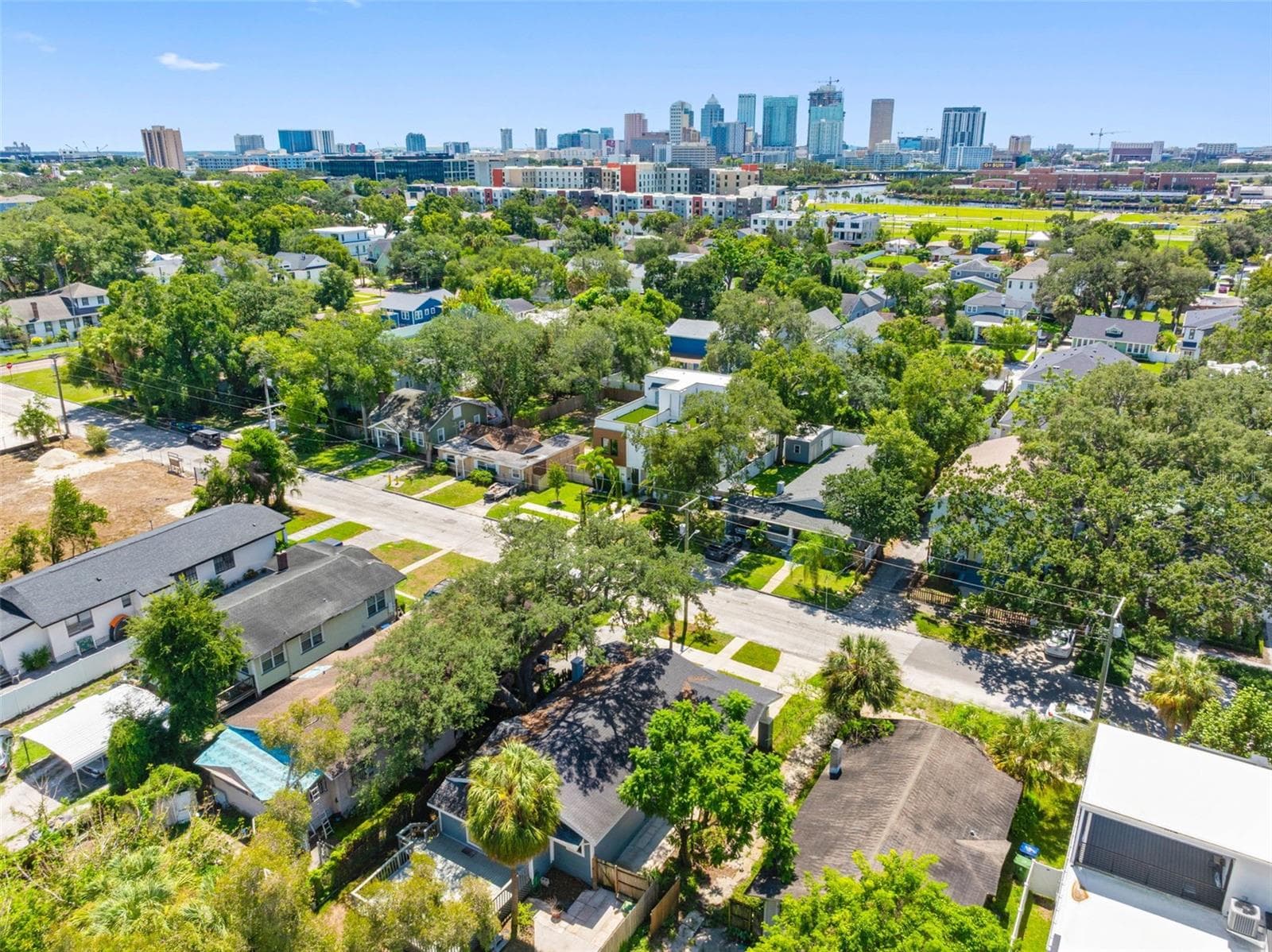 Single Family Residence at 415 W AMELIA AVE, TAMPA, photo 33 of 35