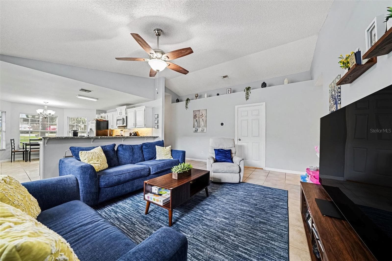 Single Family Residence at 30944 TEHO ST, MOUNT PLYMOUTH, photo 3 of 24