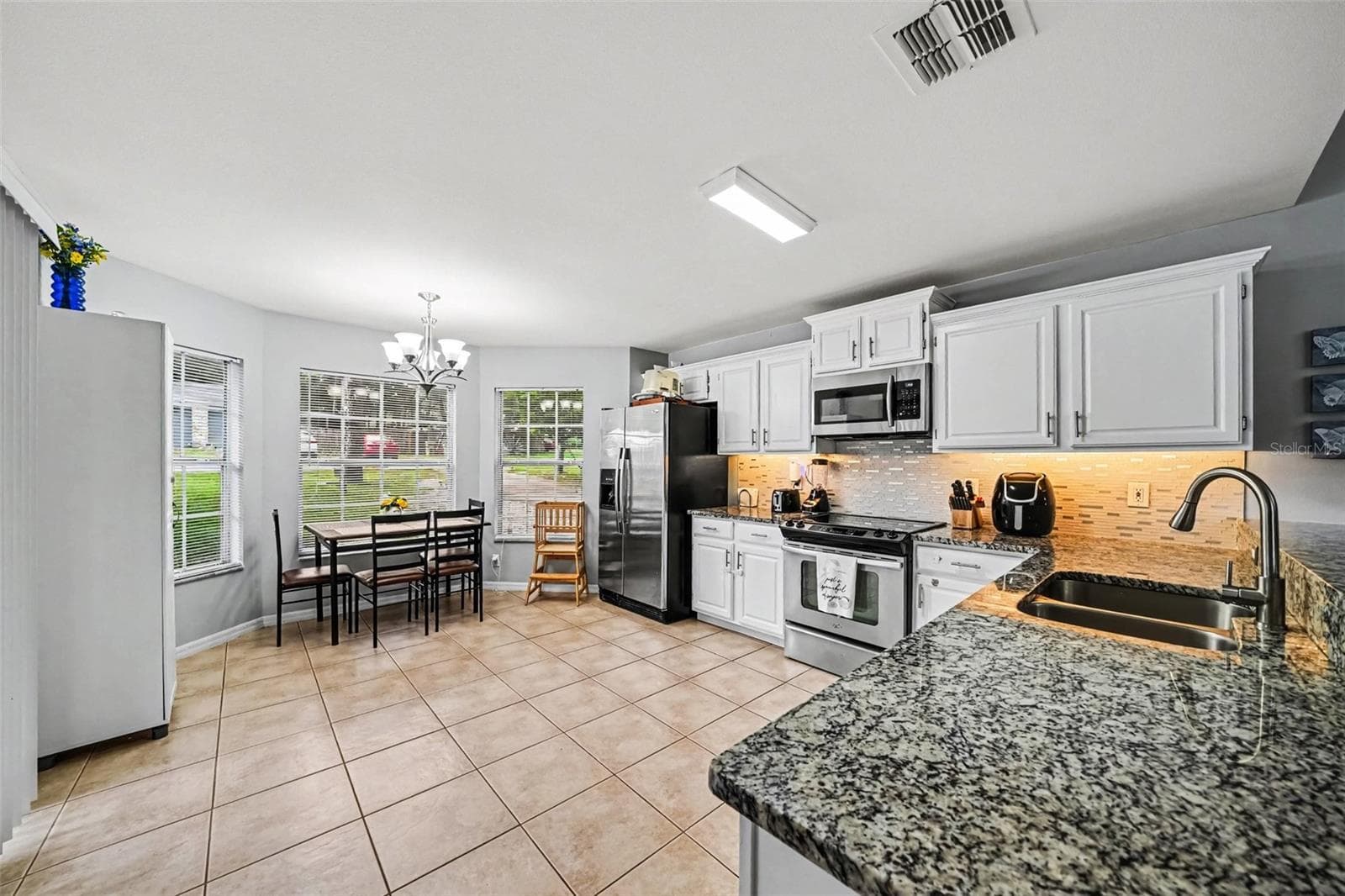Single Family Residence at 30944 TEHO ST, MOUNT PLYMOUTH, photo 7 of 24