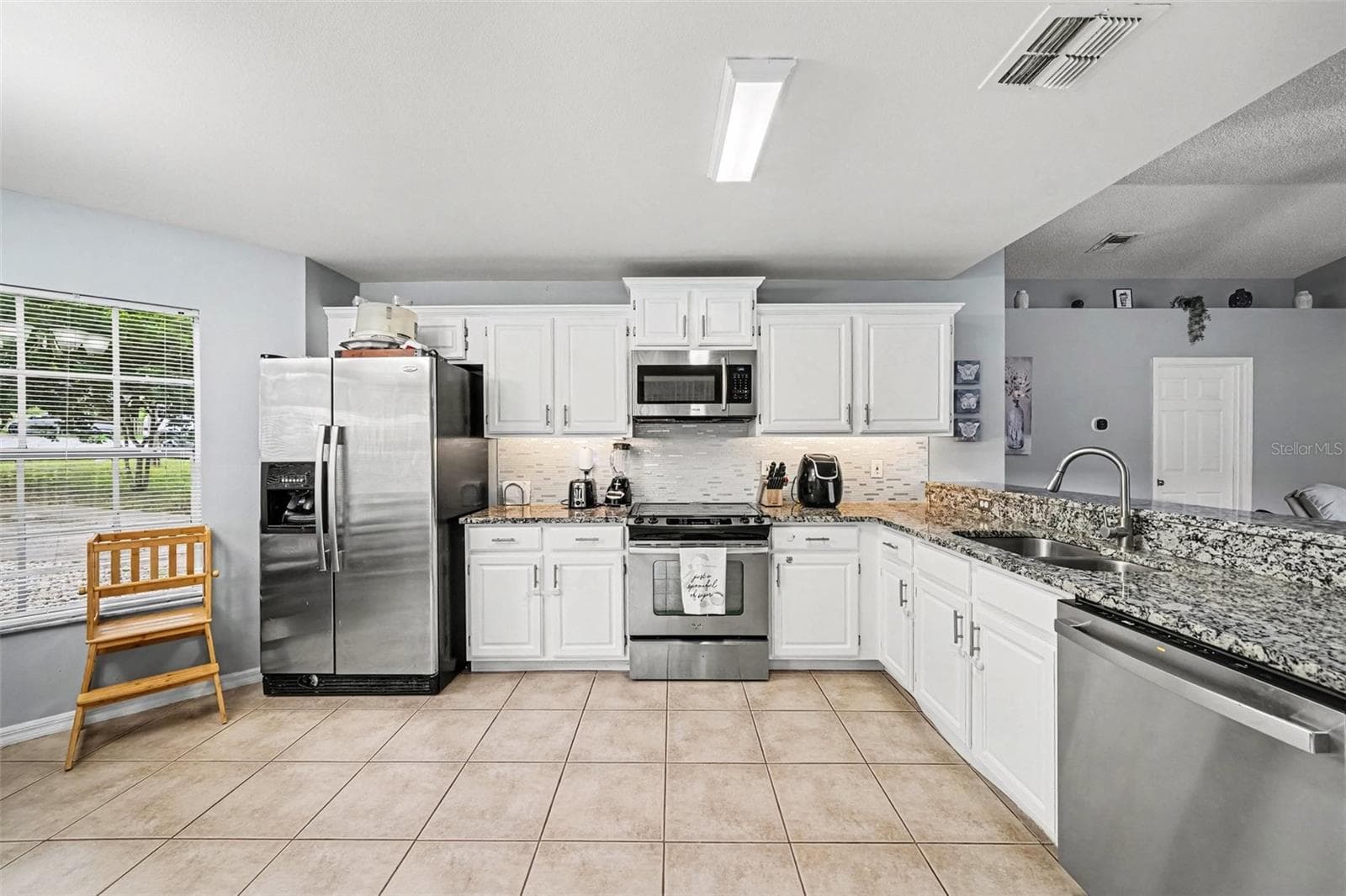 Single Family Residence at 30944 TEHO ST, MOUNT PLYMOUTH, photo 9 of 24