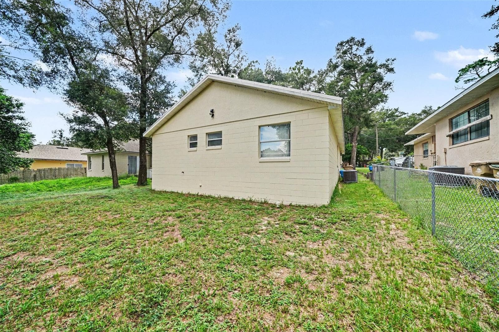 Single Family Residence at 30944 TEHO ST, MOUNT PLYMOUTH, photo 21 of 24