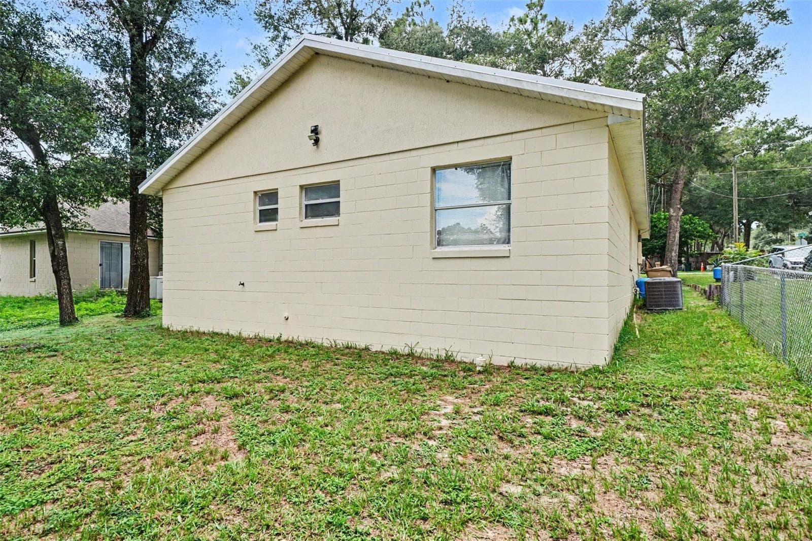 Single Family Residence at 30944 TEHO ST, MOUNT PLYMOUTH, photo 23 of 24
