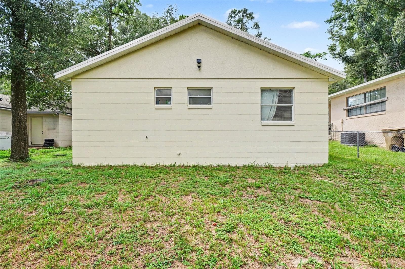 Single Family Residence at 30944 TEHO ST, MOUNT PLYMOUTH, photo 22 of 24