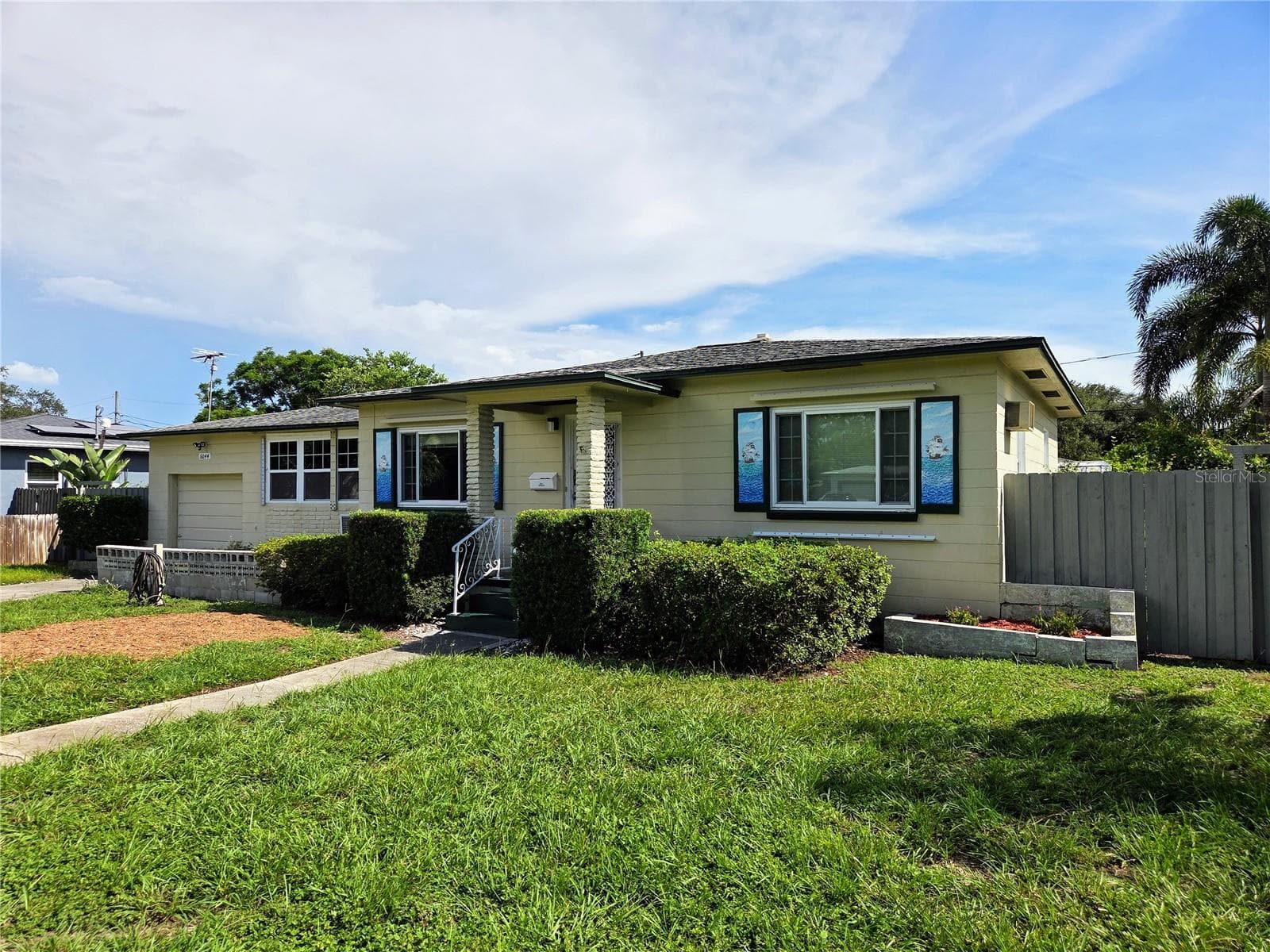 Single Family Residence at 6044 BURLINGTON AVE N, ST PETERSBURG, photo 2 of 45