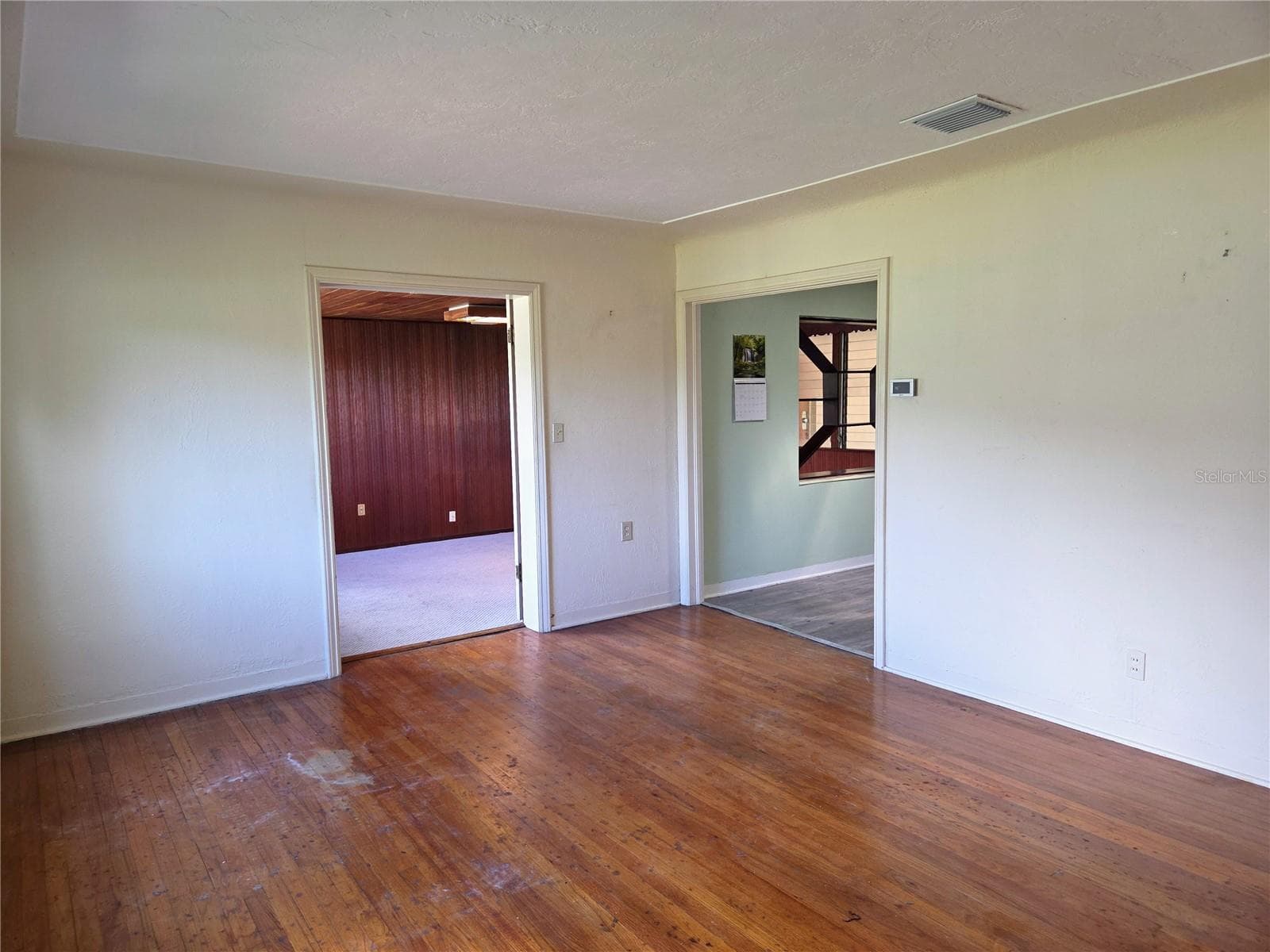 Single Family Residence at 6044 BURLINGTON AVE N, ST PETERSBURG, photo 3 of 45