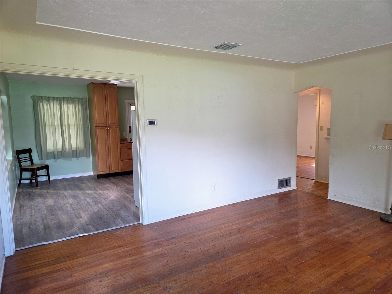 Single Family Residence at 6044 BURLINGTON AVE N, ST PETERSBURG, photo 4 of 45
