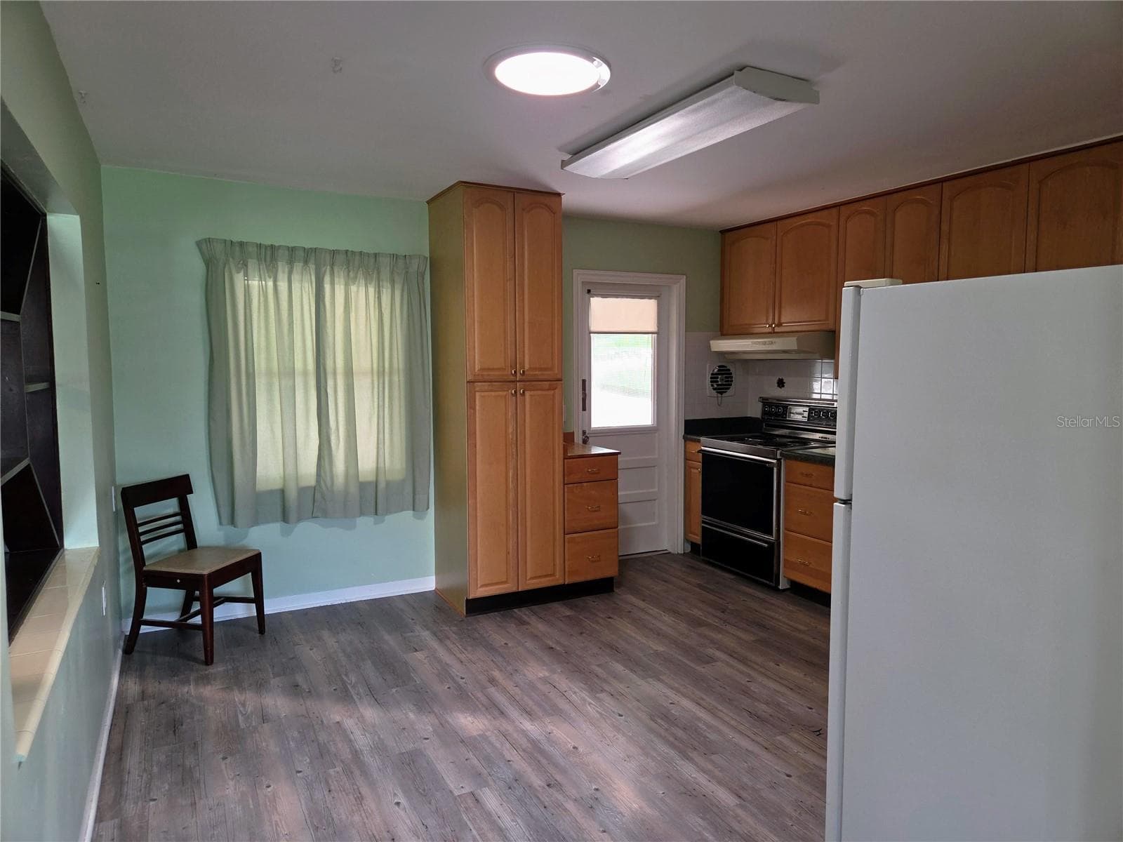 Single Family Residence at 6044 BURLINGTON AVE N, ST PETERSBURG, photo 7 of 45