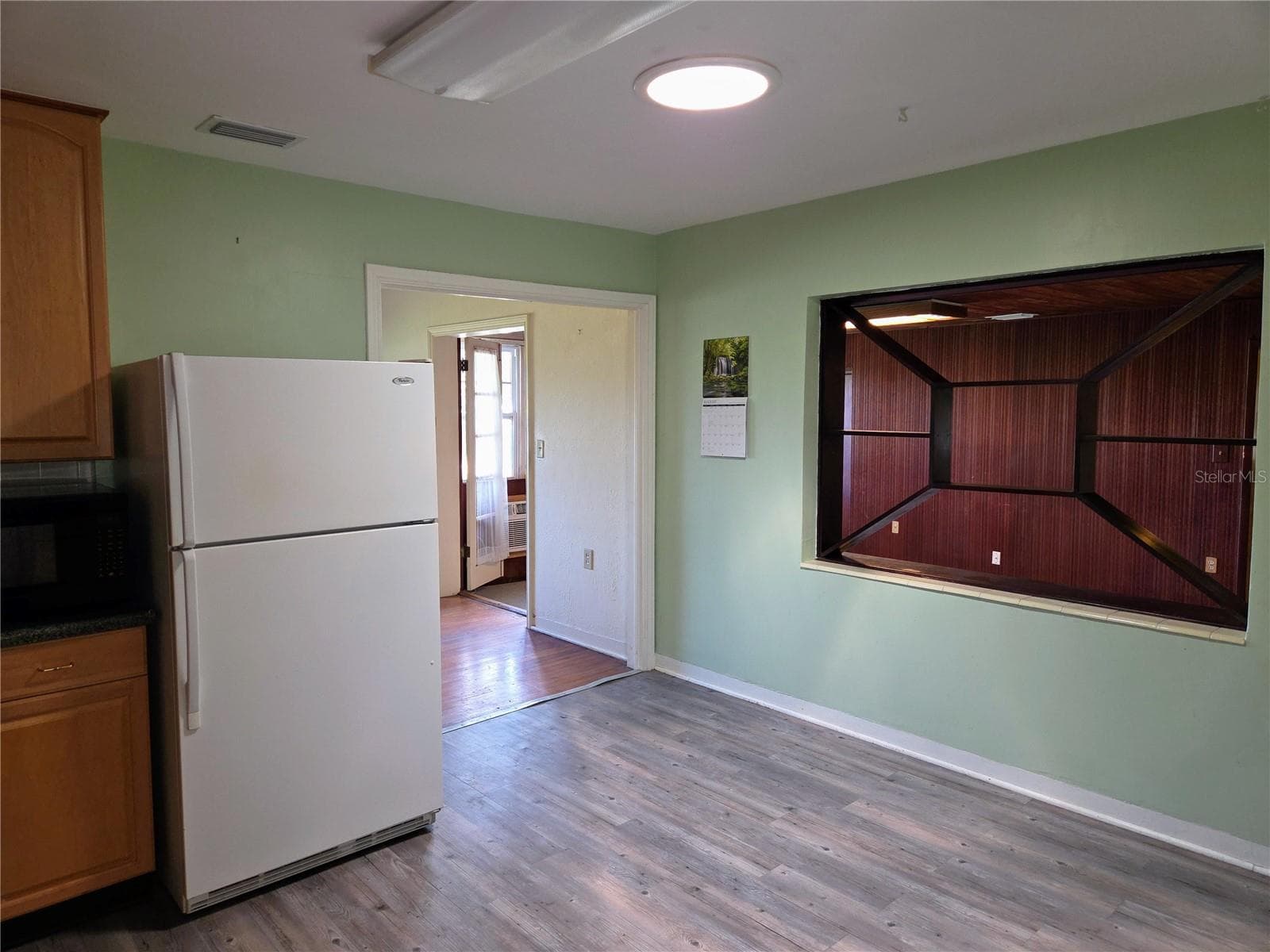 Single Family Residence at 6044 BURLINGTON AVE N, ST PETERSBURG, photo 9 of 45