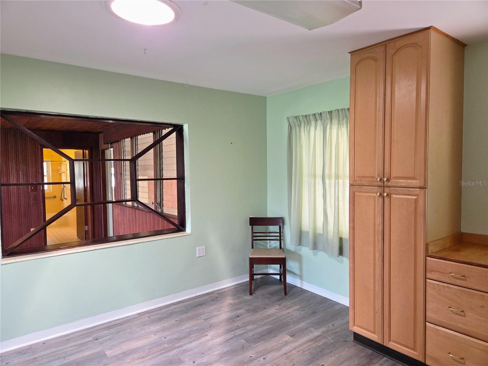 Single Family Residence at 6044 BURLINGTON AVE N, ST PETERSBURG, photo 10 of 45