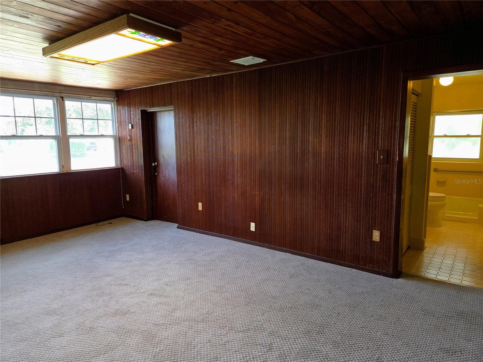 Single Family Residence at 6044 BURLINGTON AVE N, ST PETERSBURG, photo 16 of 45