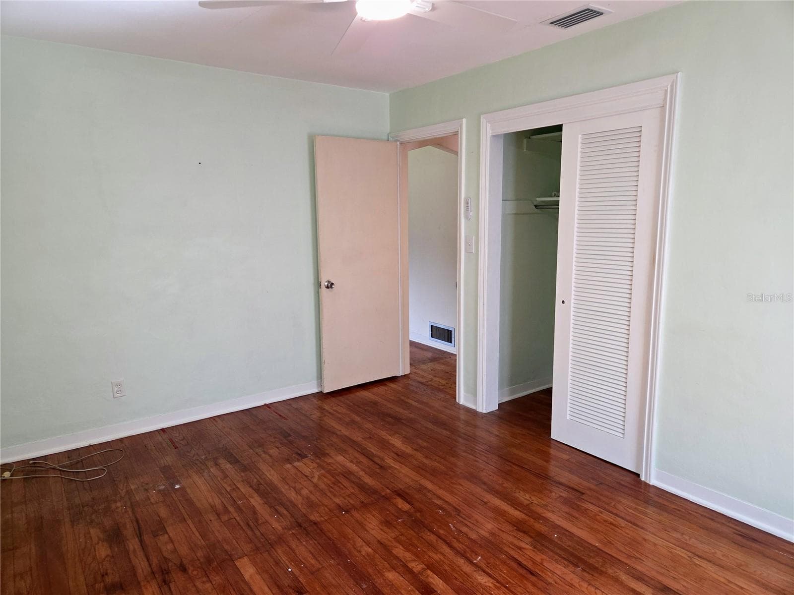 Single Family Residence at 6044 BURLINGTON AVE N, ST PETERSBURG, photo 19 of 45