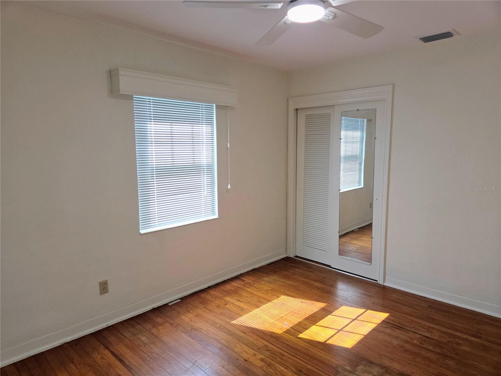 Single Family Residence at 6044 BURLINGTON AVE N, ST PETERSBURG, photo 22 of 45