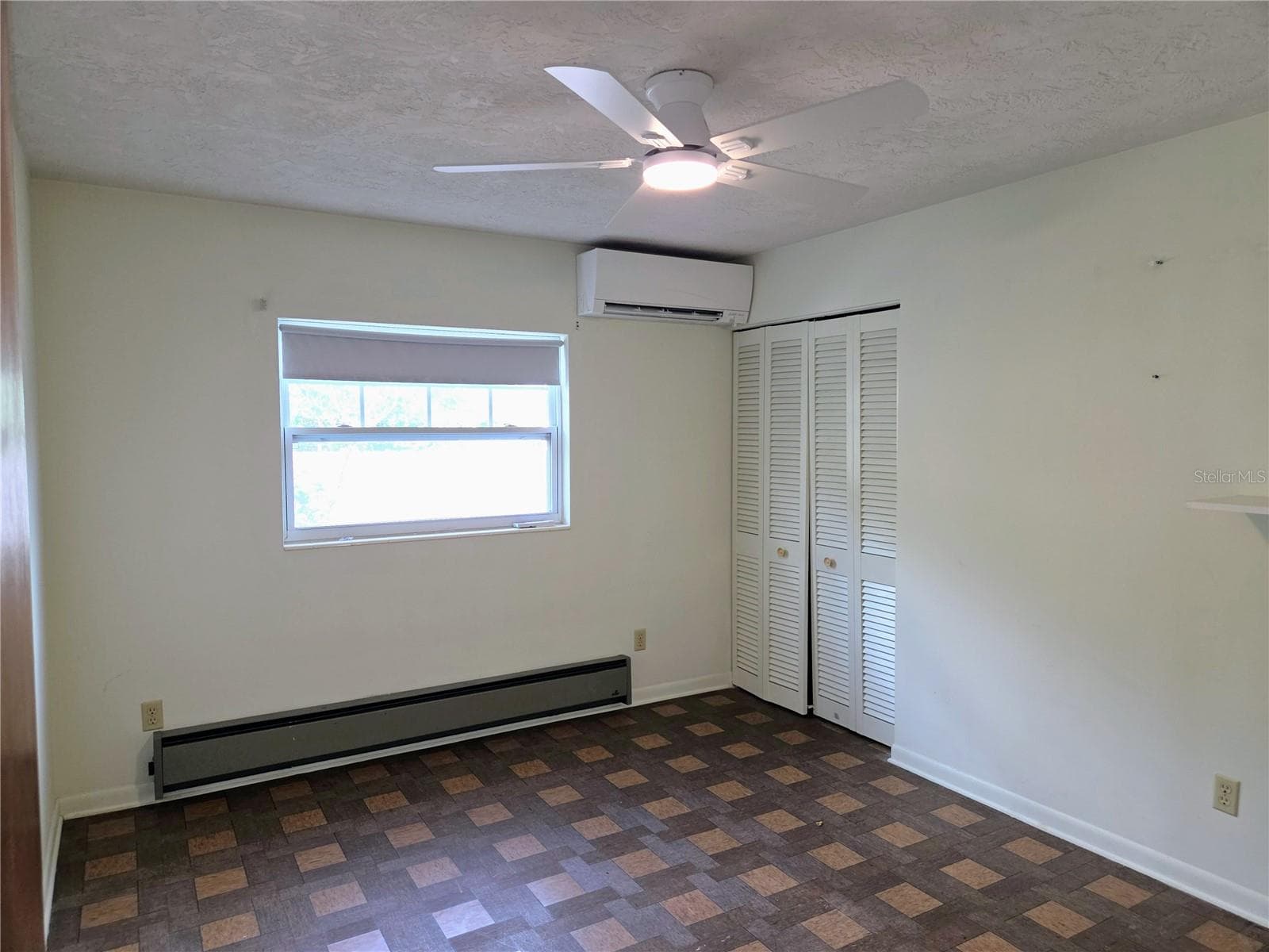 Single Family Residence at 6044 BURLINGTON AVE N, ST PETERSBURG, photo 30 of 45