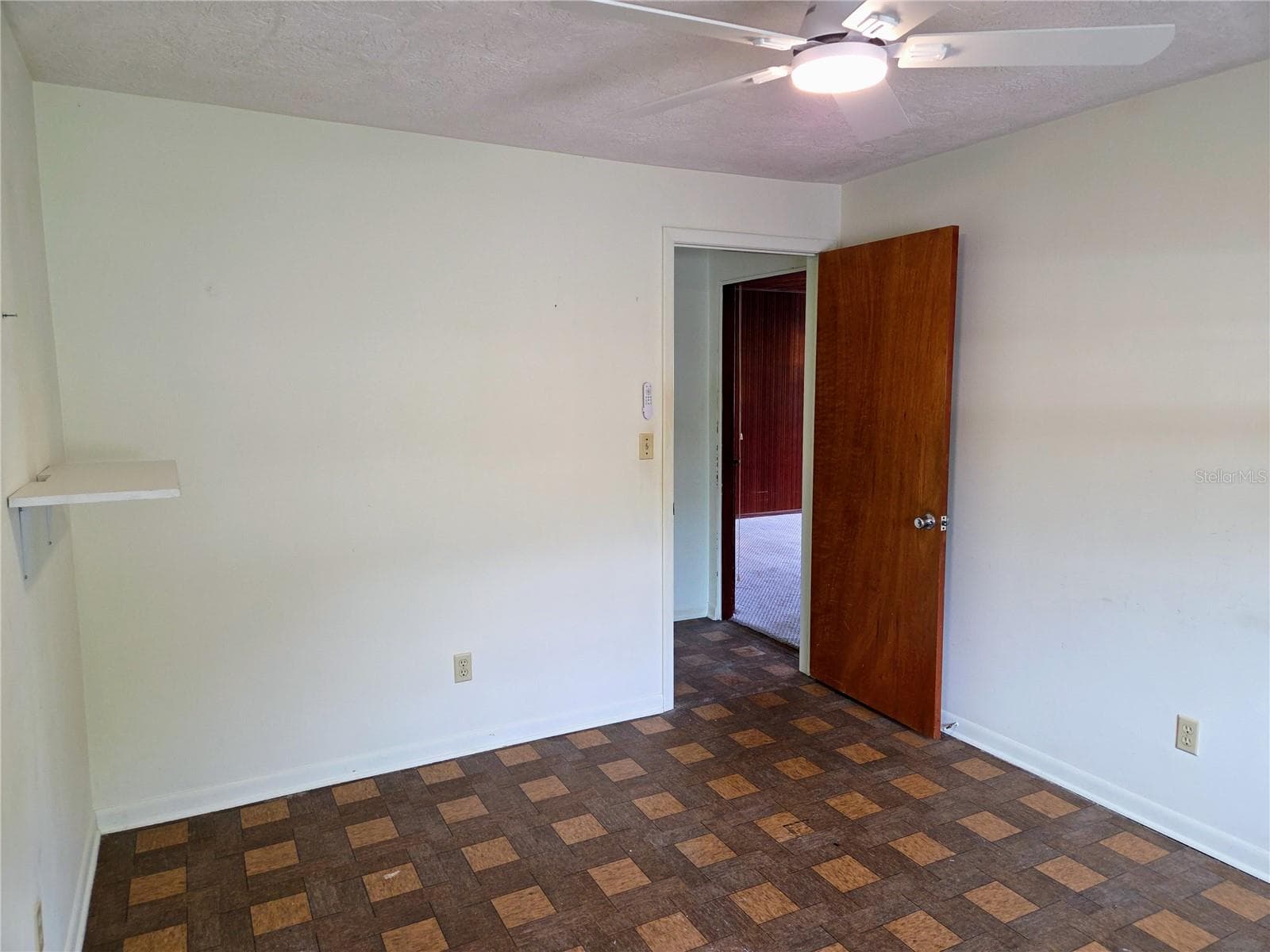 Single Family Residence at 6044 BURLINGTON AVE N, ST PETERSBURG, photo 32 of 45