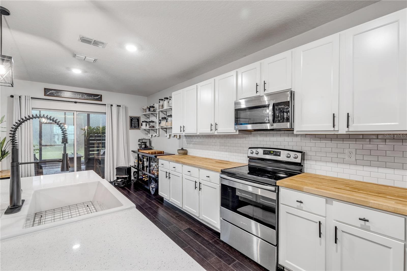 Kitchen - 143 OLD MILL POND RD, EDGEWATER