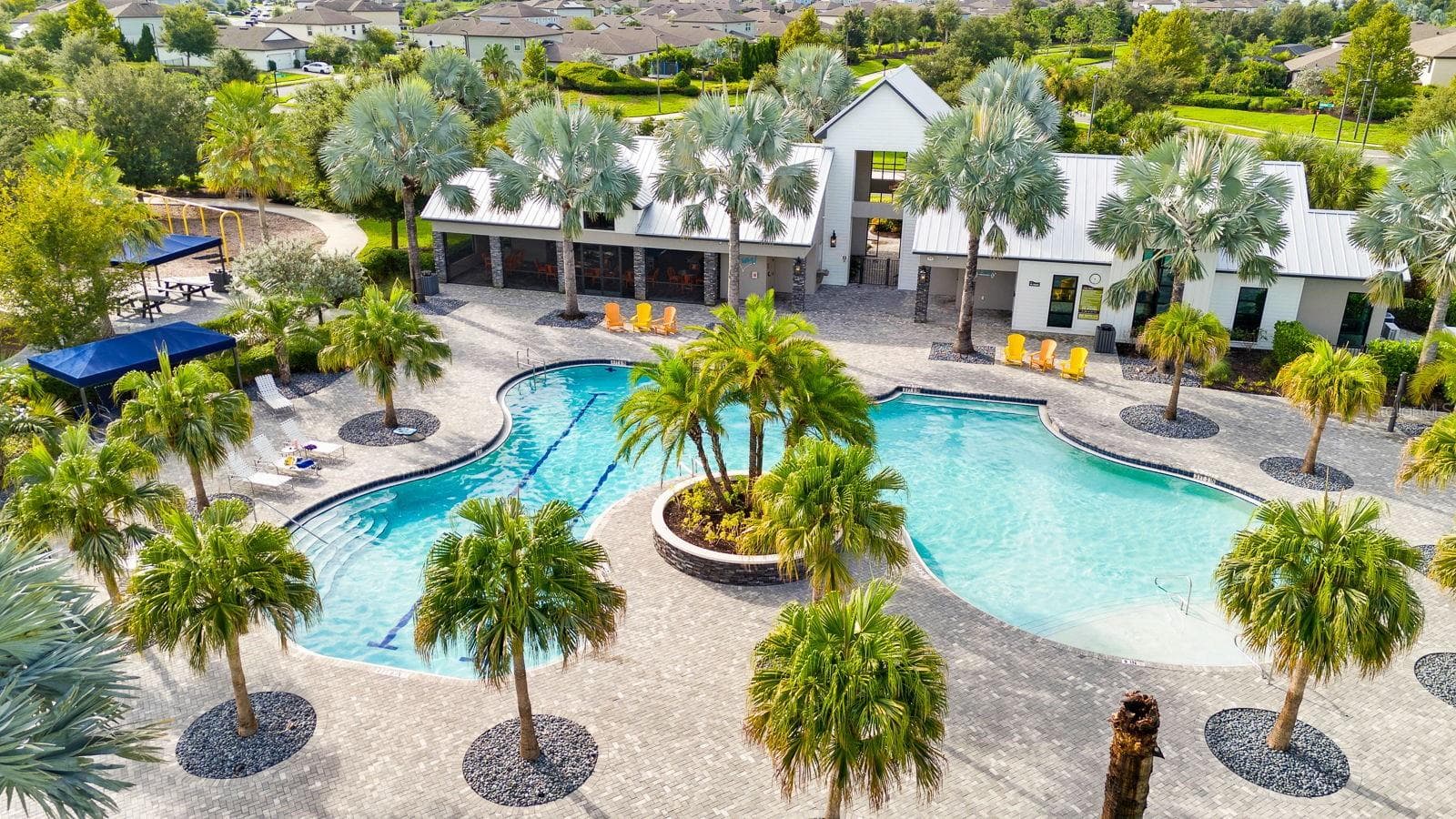Large community pool - 9348 ROYAL RIVER CIR, PARRISH