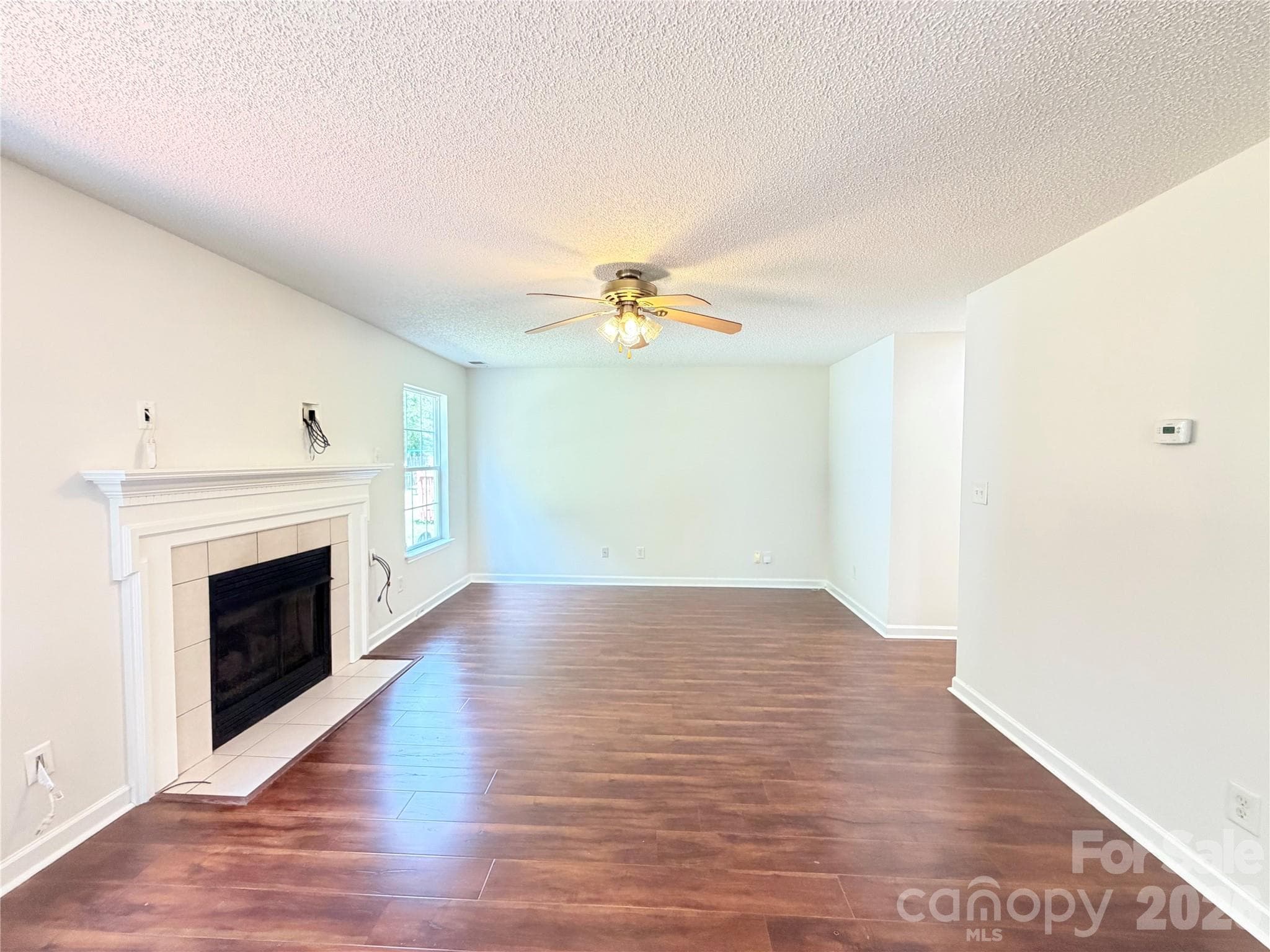 Single Family Residence at 8616 Silver Falls Way, Charlotte, photo 3 of 18