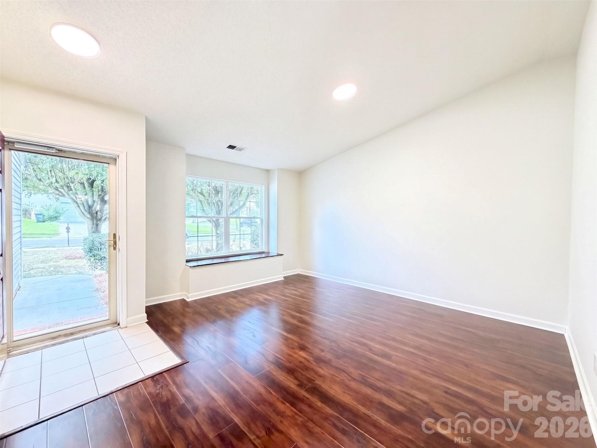 Single Family Residence at 8616 Silver Falls Way, Charlotte, photo 9 of 18