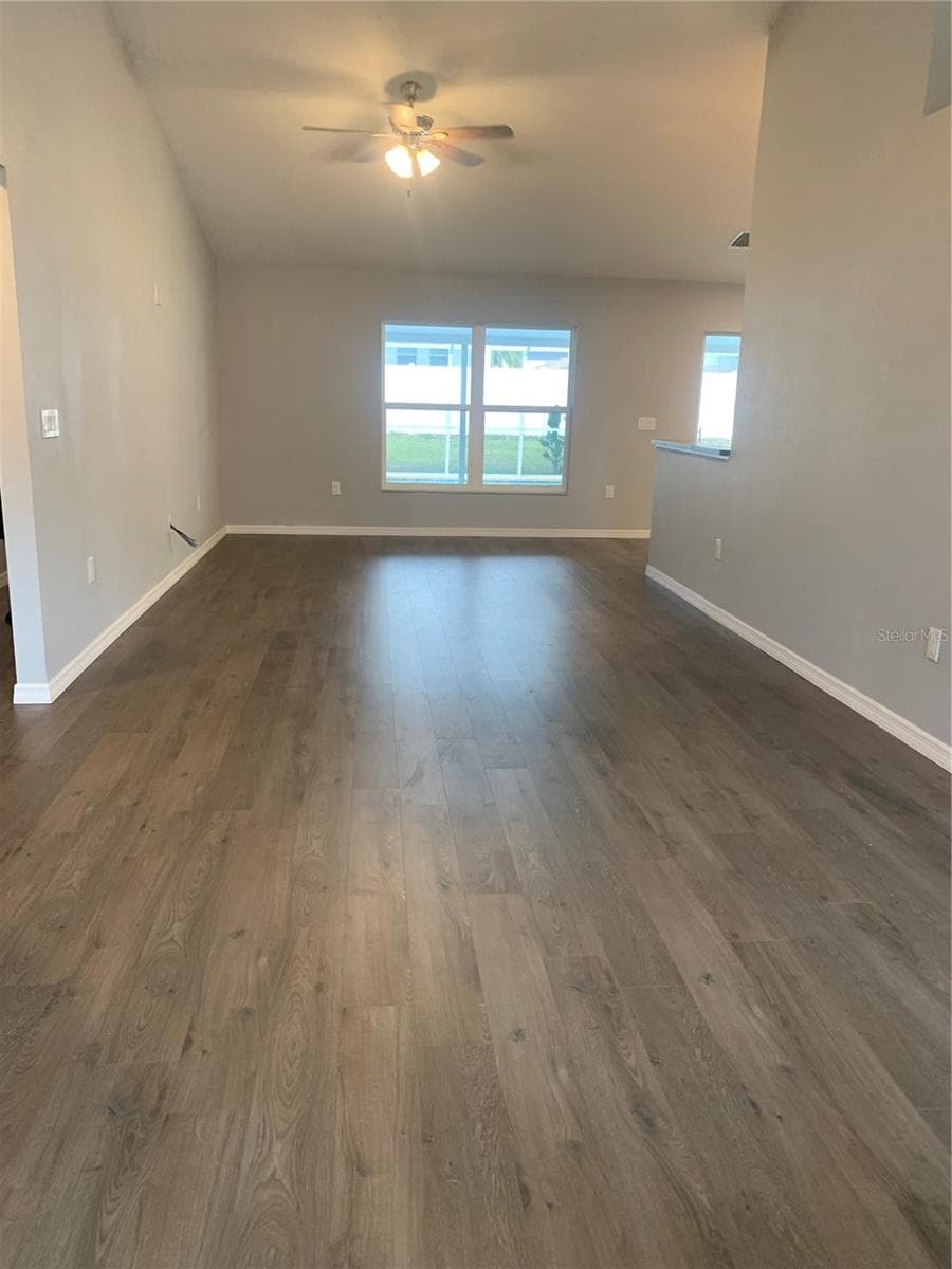 Single Family Residence at 11217 ROMAN ST, SPRING HILL, photo 3 of 17