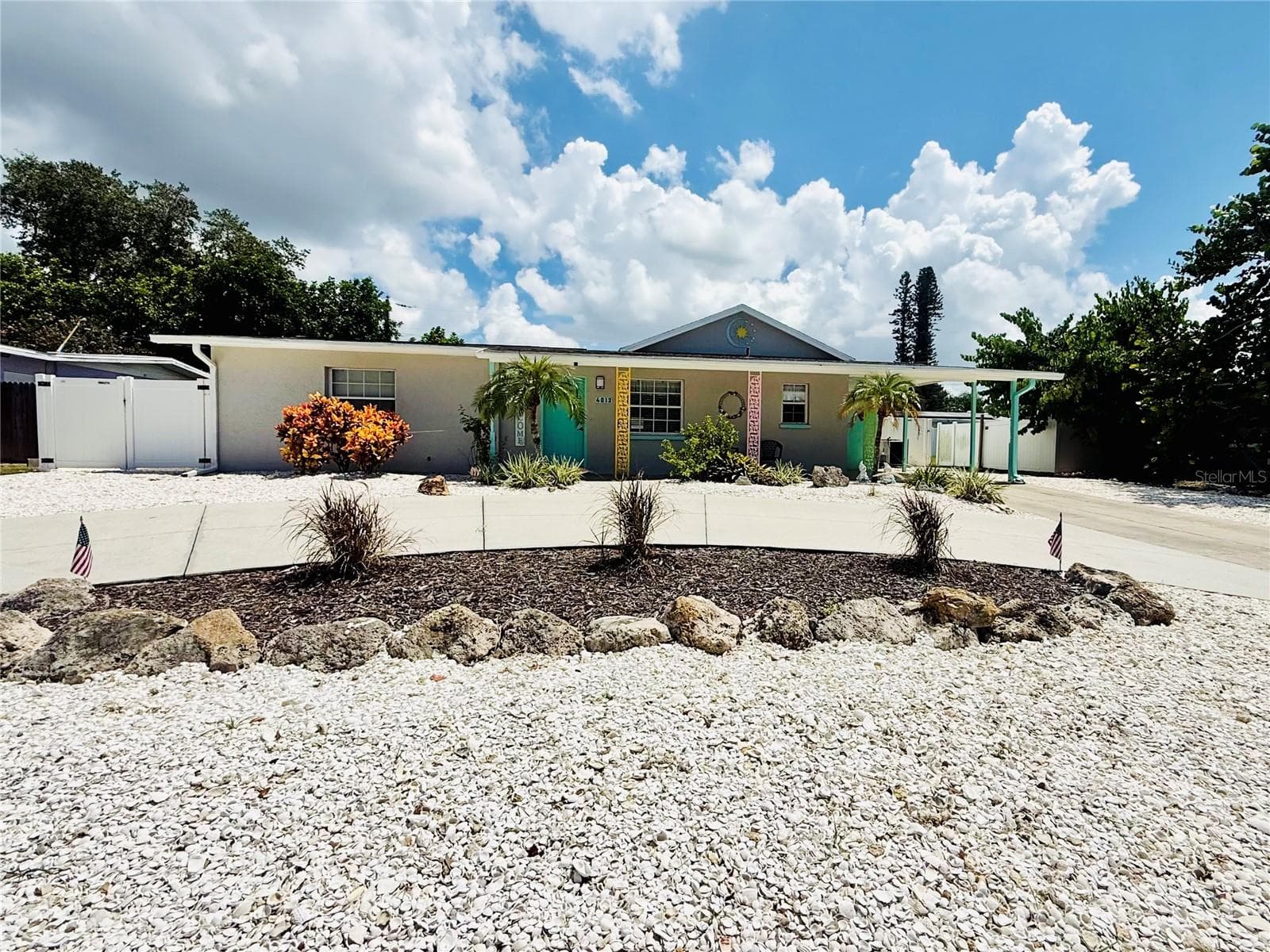 Welcome Home! - 4013 52ND STREET CT W, BRADENTON
