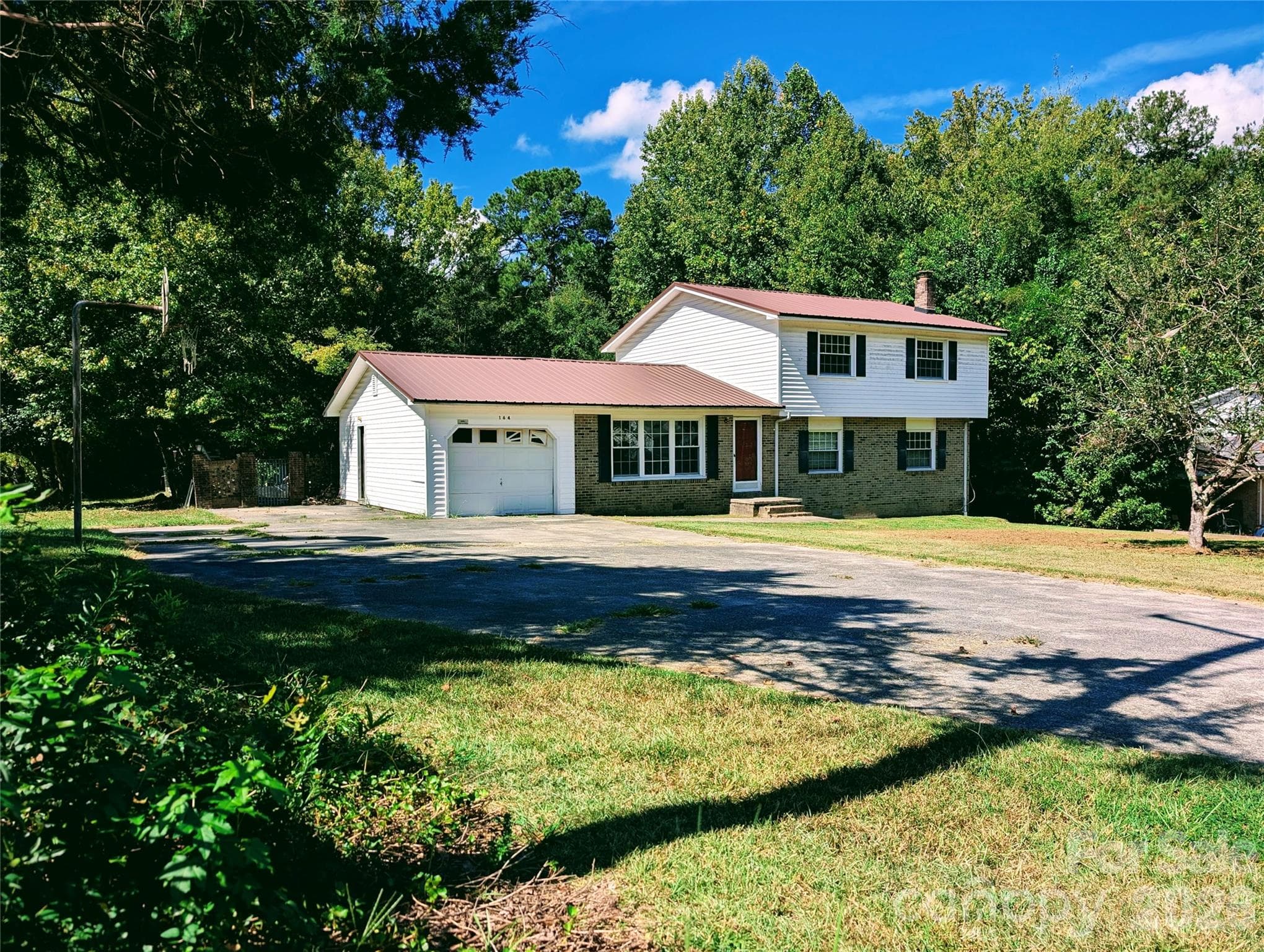 Single Family Residence at 164 Blackmon Circle, Kershaw, photo 2 of 35