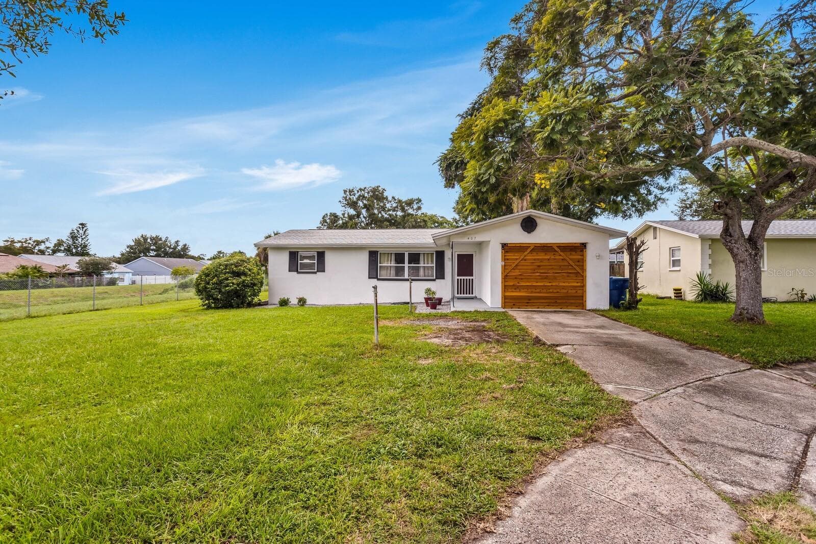 Single Family Residence at 407 OCEAN CT, LARGO, photo 2 of 33